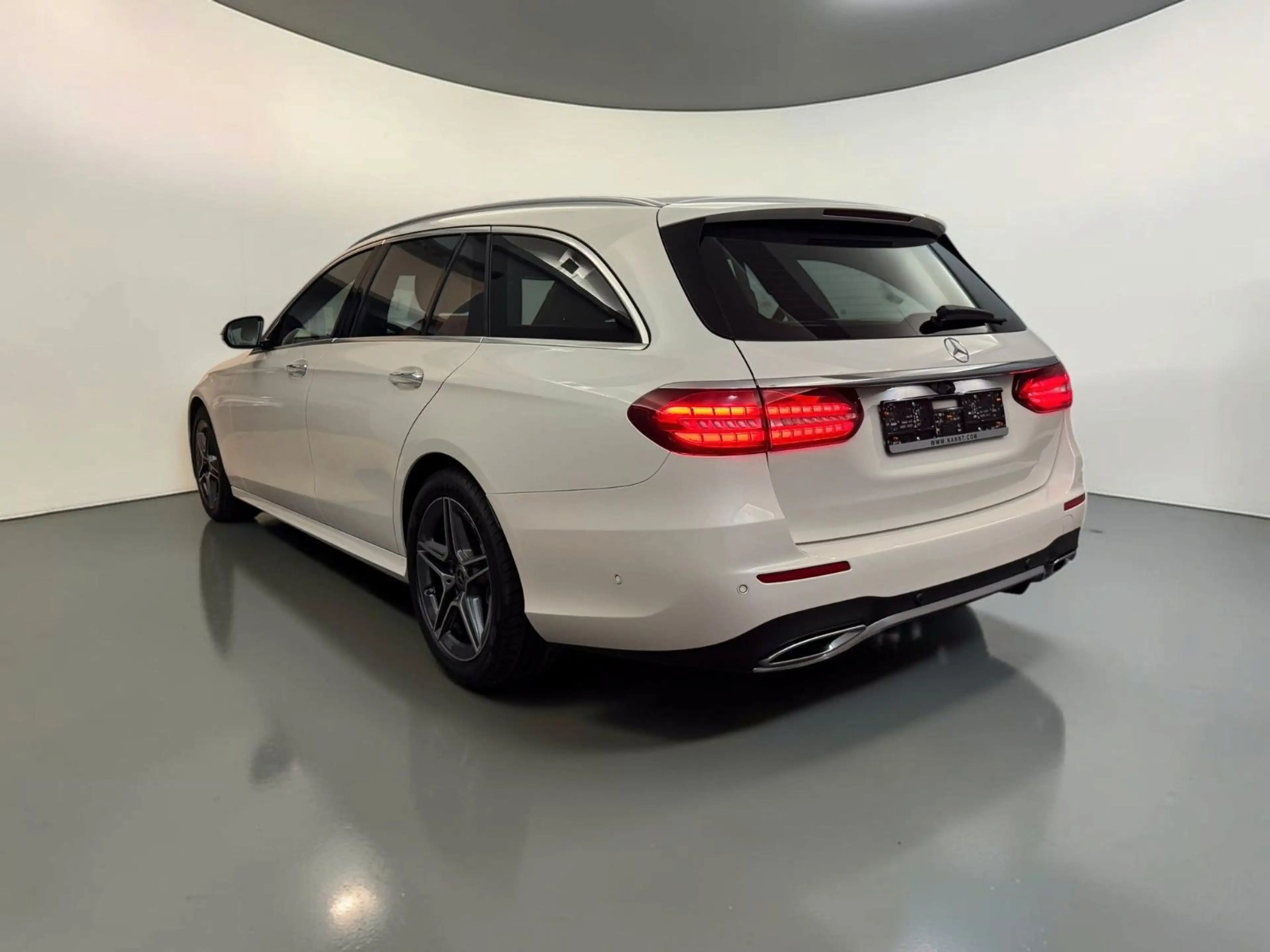 Mercedes-Benz E 400 d T 4M AMG Line PANO*ACC*BURM*HEAD*STHZ*360 — photo 5