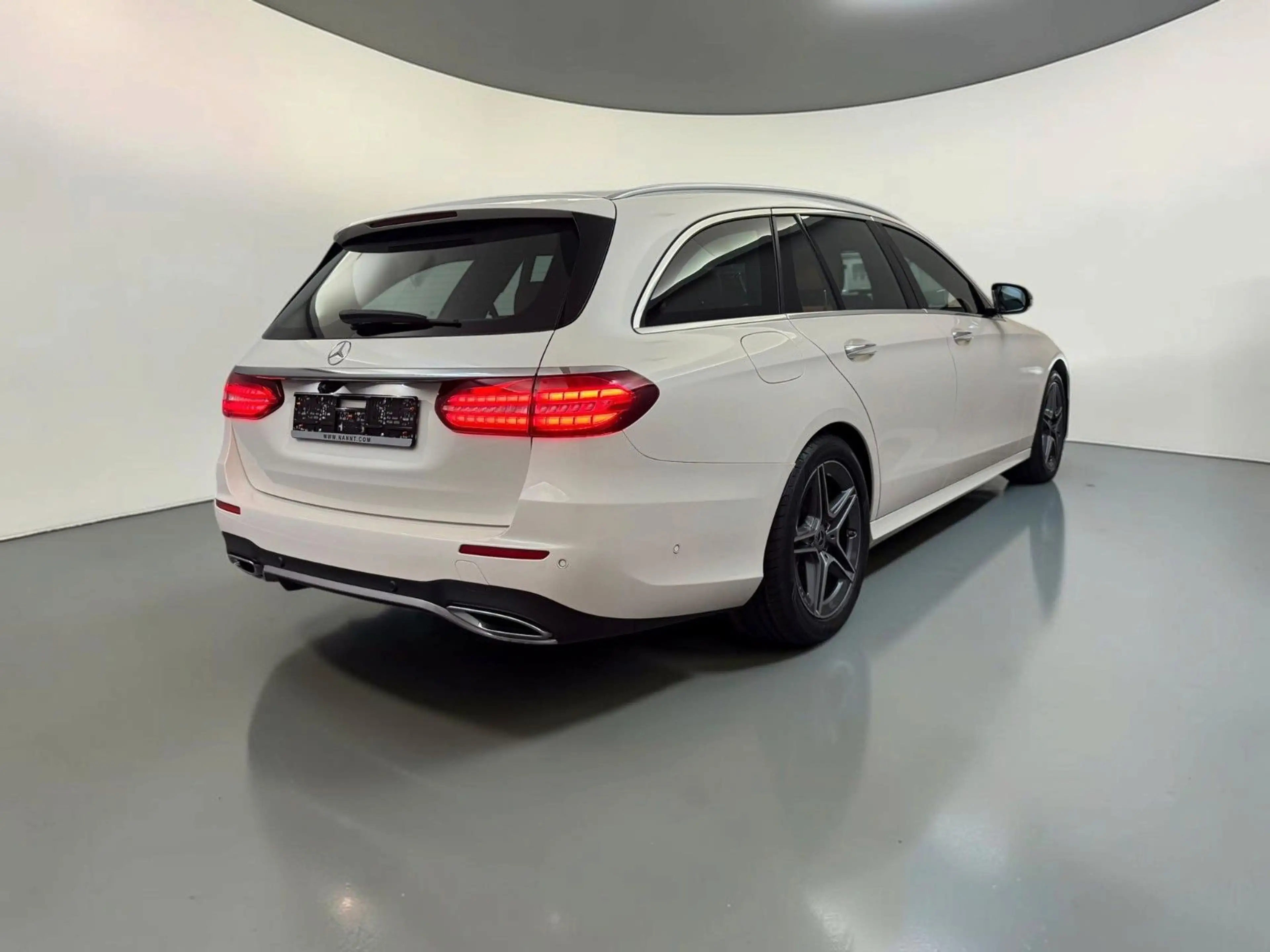 Mercedes-Benz E 400 d T 4M AMG Line PANO*ACC*BURM*HEAD*STHZ*360 — photo 7