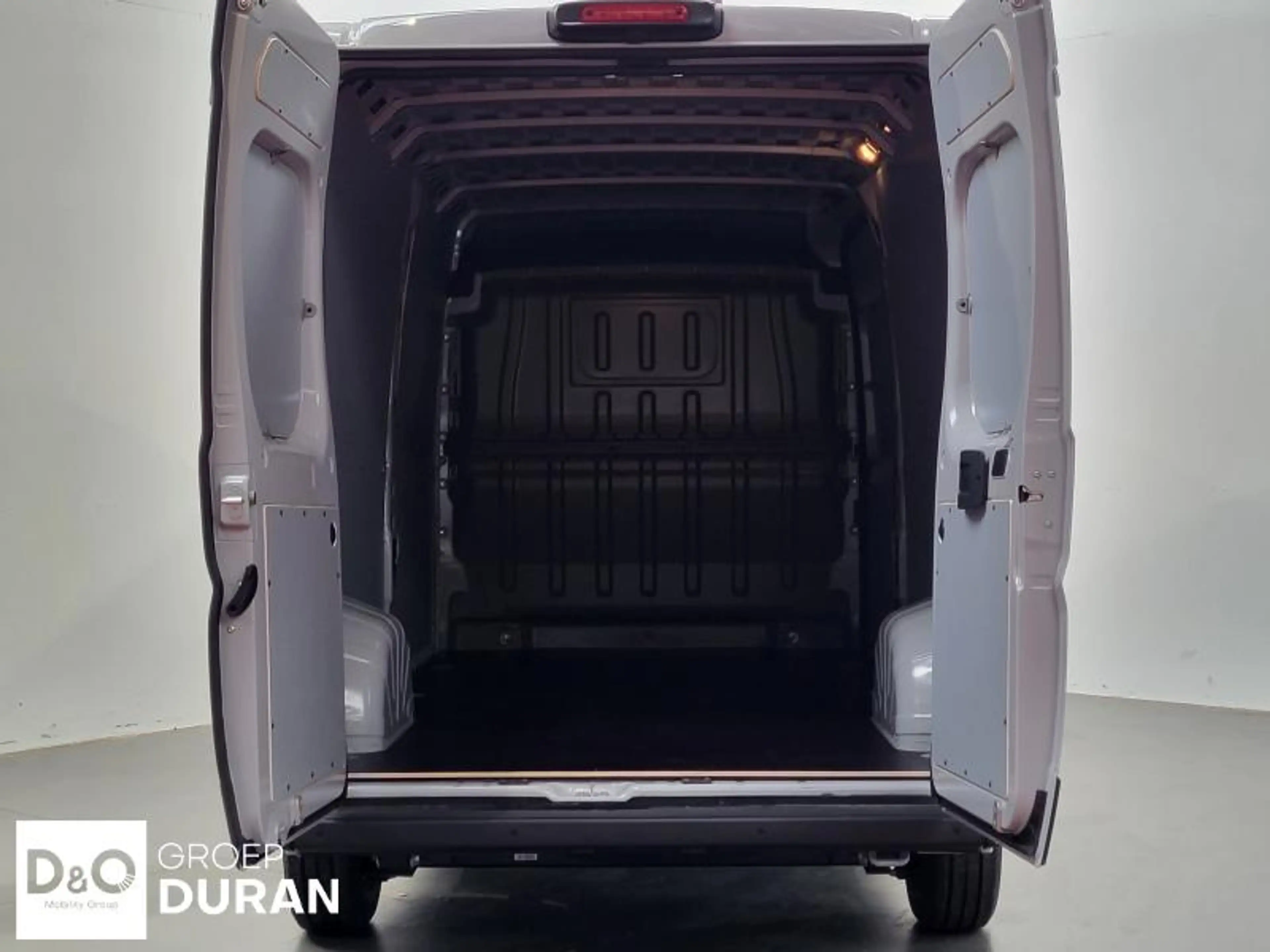 Peugeot Boxer Gesloten bestelwagen L3H2 2.2BlueHDI — photo 6