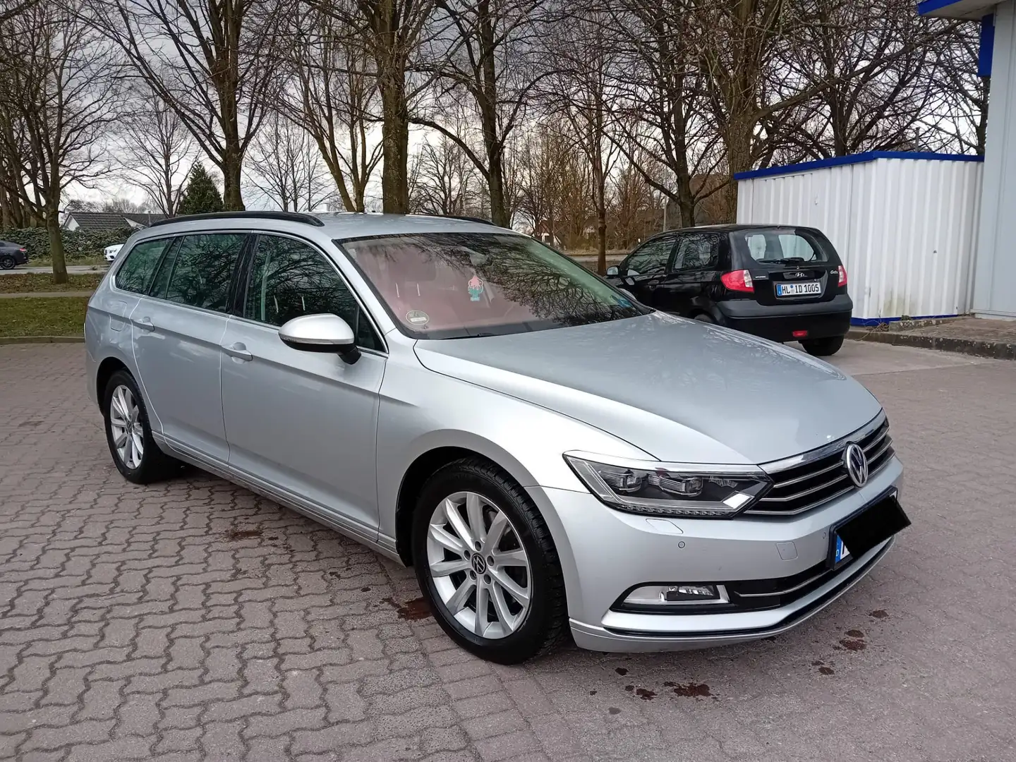 Volkswagen Passat 2.0 TDI BlueMotion Trendline *MassageSitze * Grau - 2