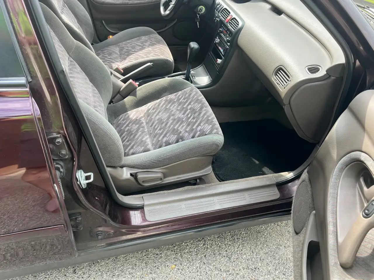 Mazda 626 2,5 i V6 Aut., foto 8