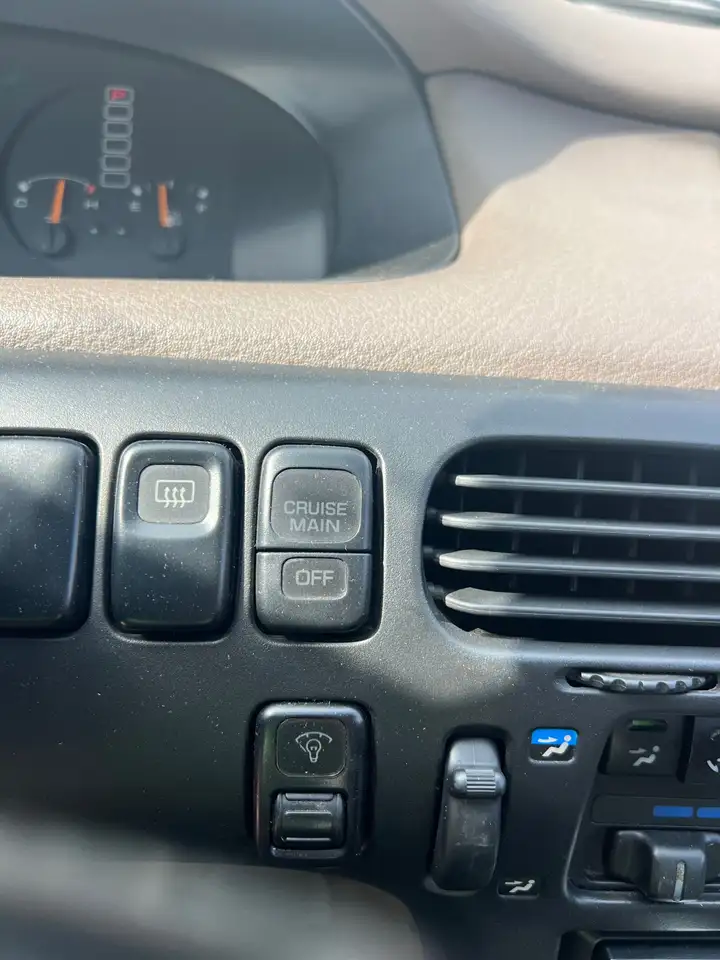 Mazda 626 2,5 i V6 Aut., foto 10
