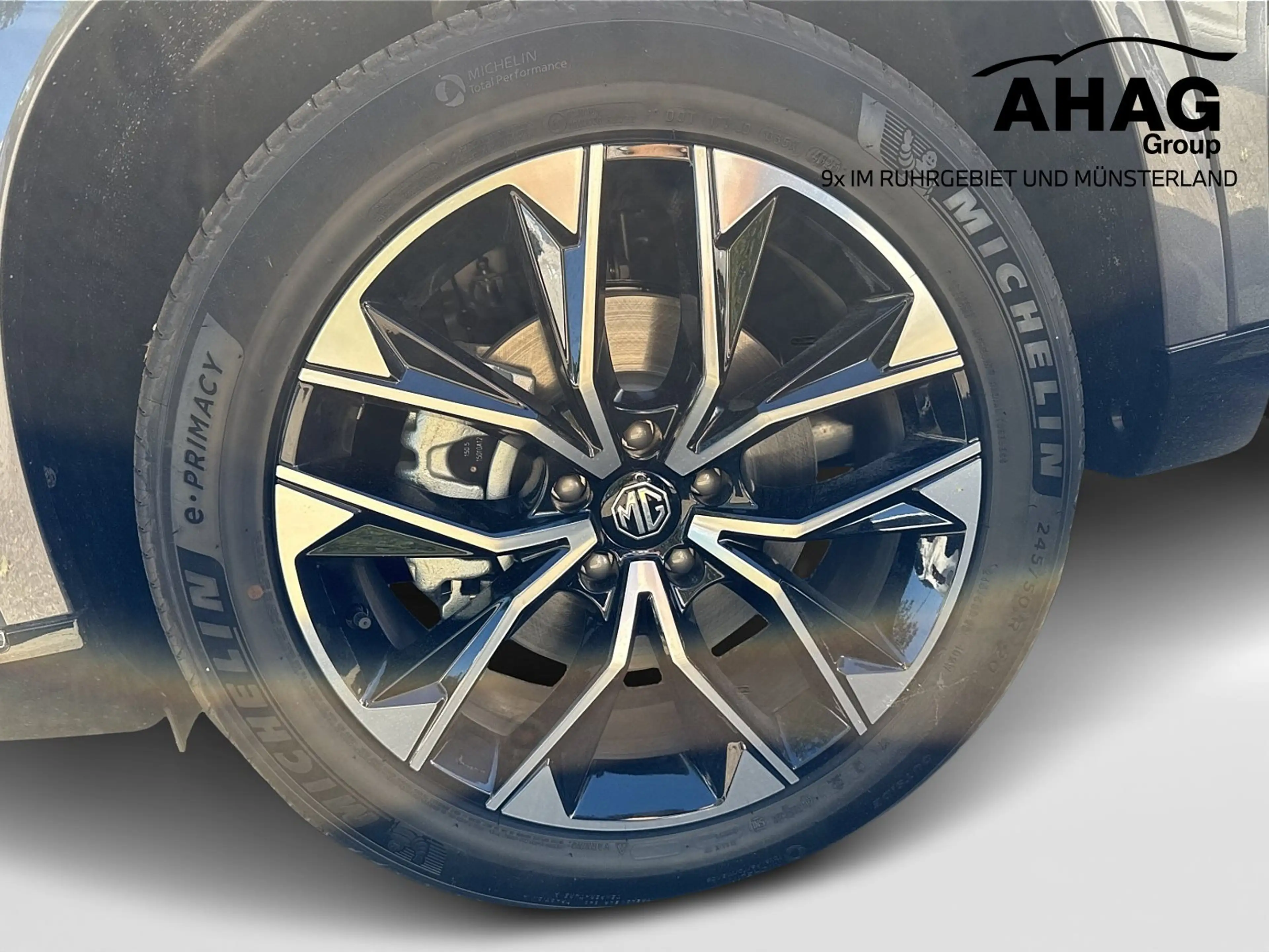 MG MGS9 1.5T PHEV Premium — photo 12