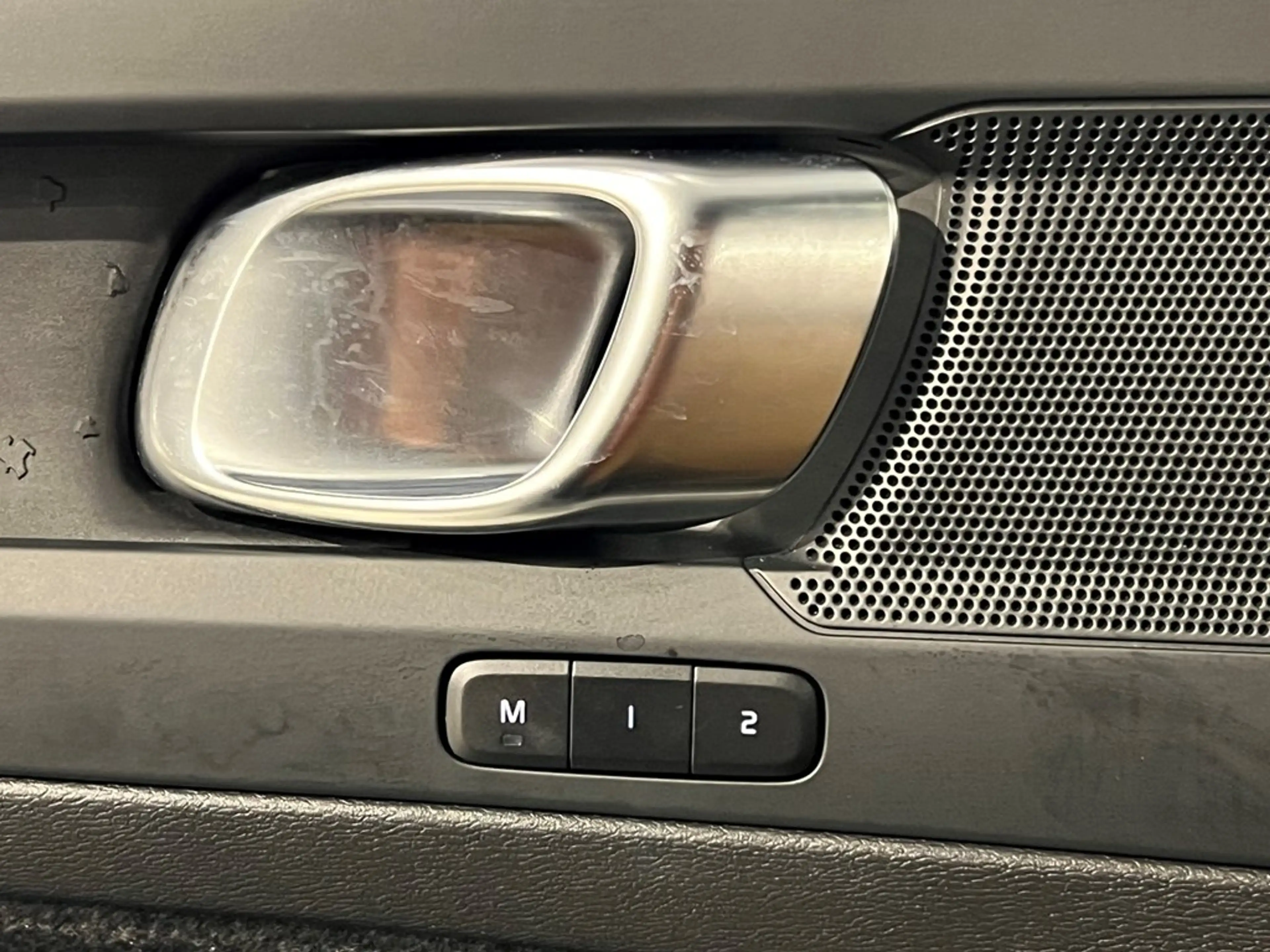 Volvo C40 Recharge Plus + electr trekhaak — photo 9