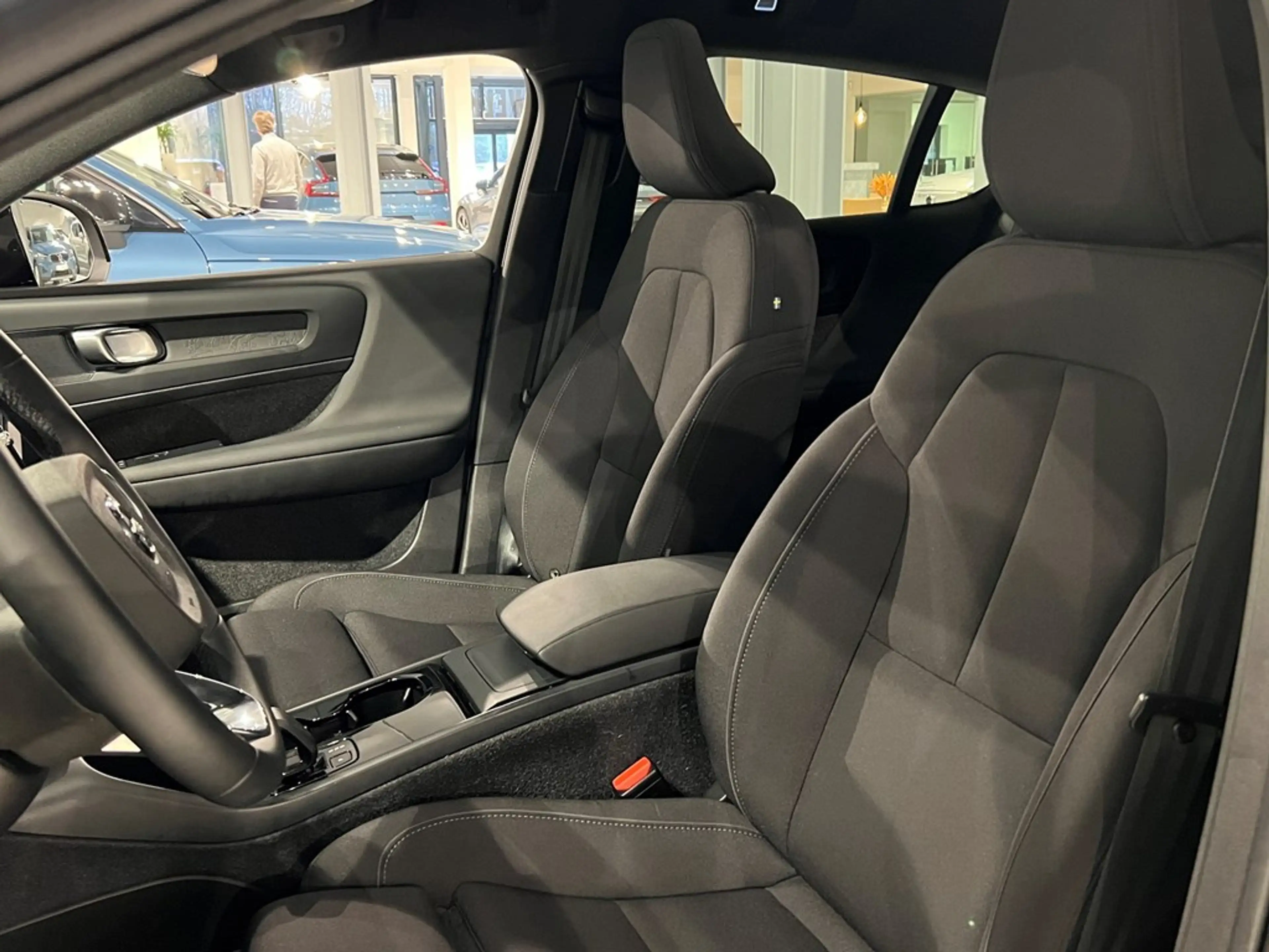 Volvo C40 Recharge Plus + electr trekhaak — photo 5
