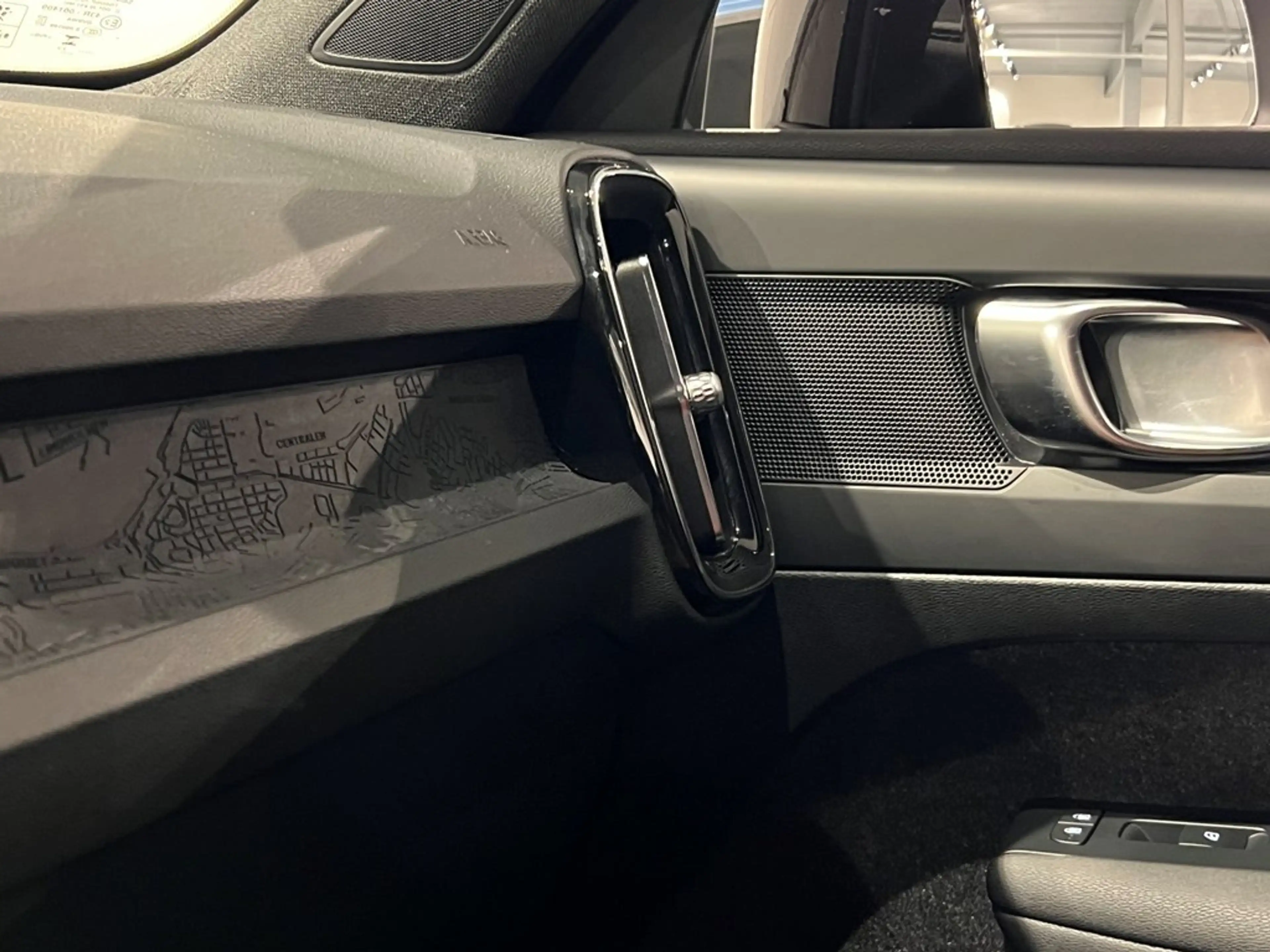 Volvo C40 Recharge Plus + electr trekhaak — photo 10
