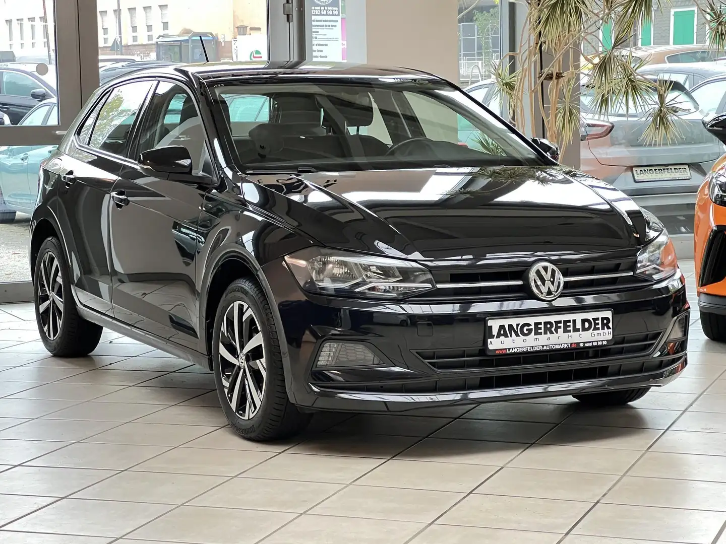 Volkswagen Polo Polo 1.0 Comfortline BT-FREISPR|BERGANFAHR|KLIMA Schwarz - 1