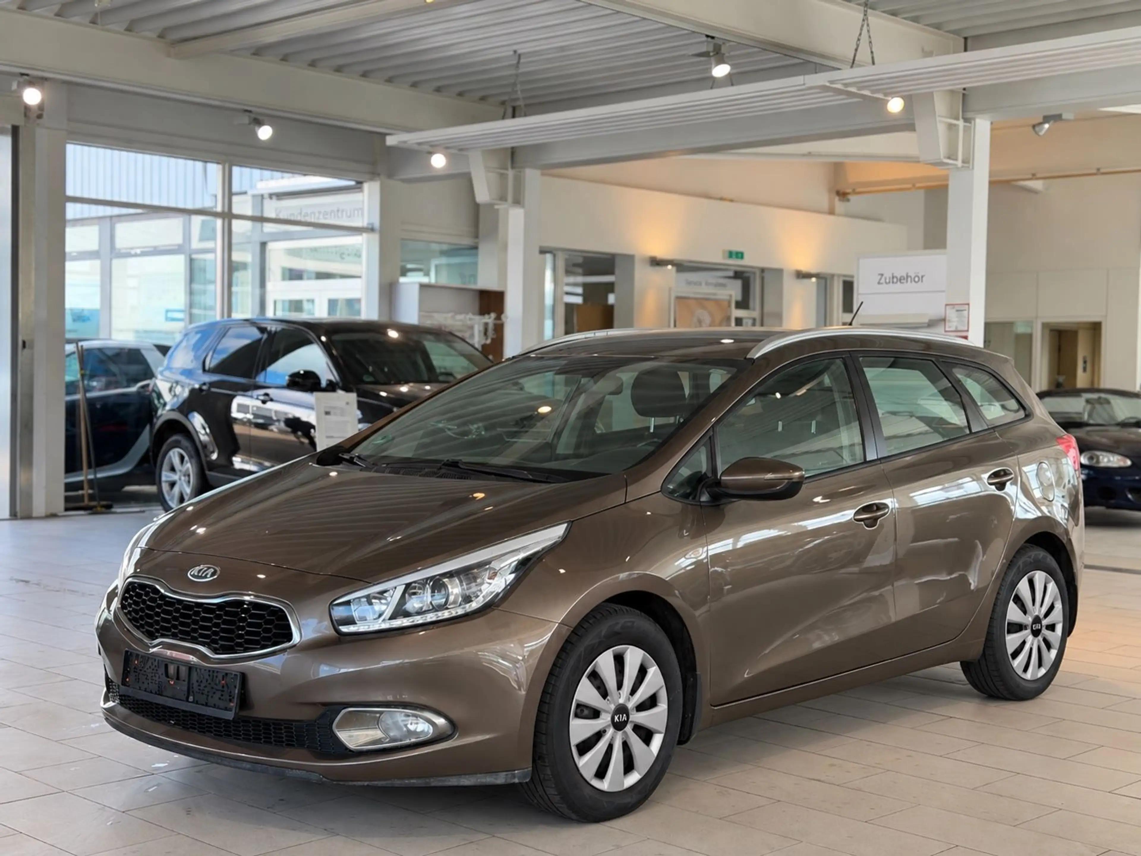 Kia Ceed SW / cee'd SW Edition 7*KLIMA*AHK*SPORT*BT* — photo 2