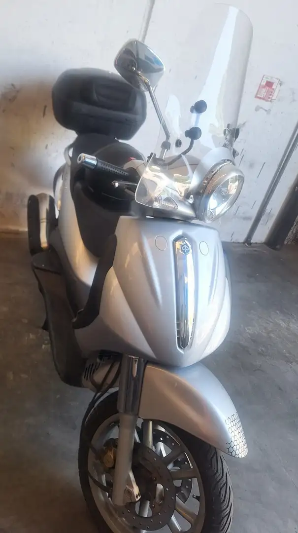Piaggio Beverly 500 Argento - 2