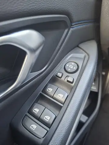 BMW 3 Series view 14
