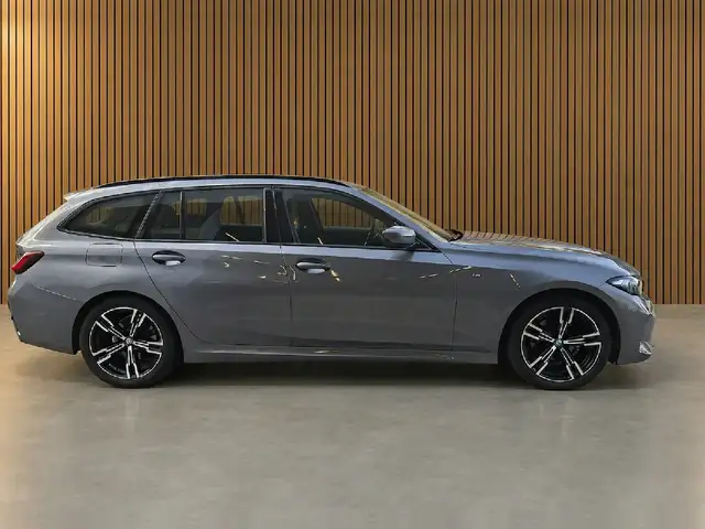 BMW 3 Series view 6