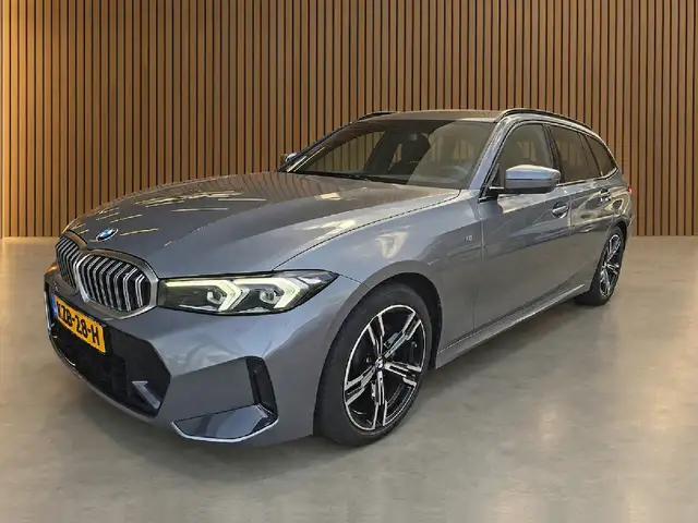 BMW 3 Series view 2