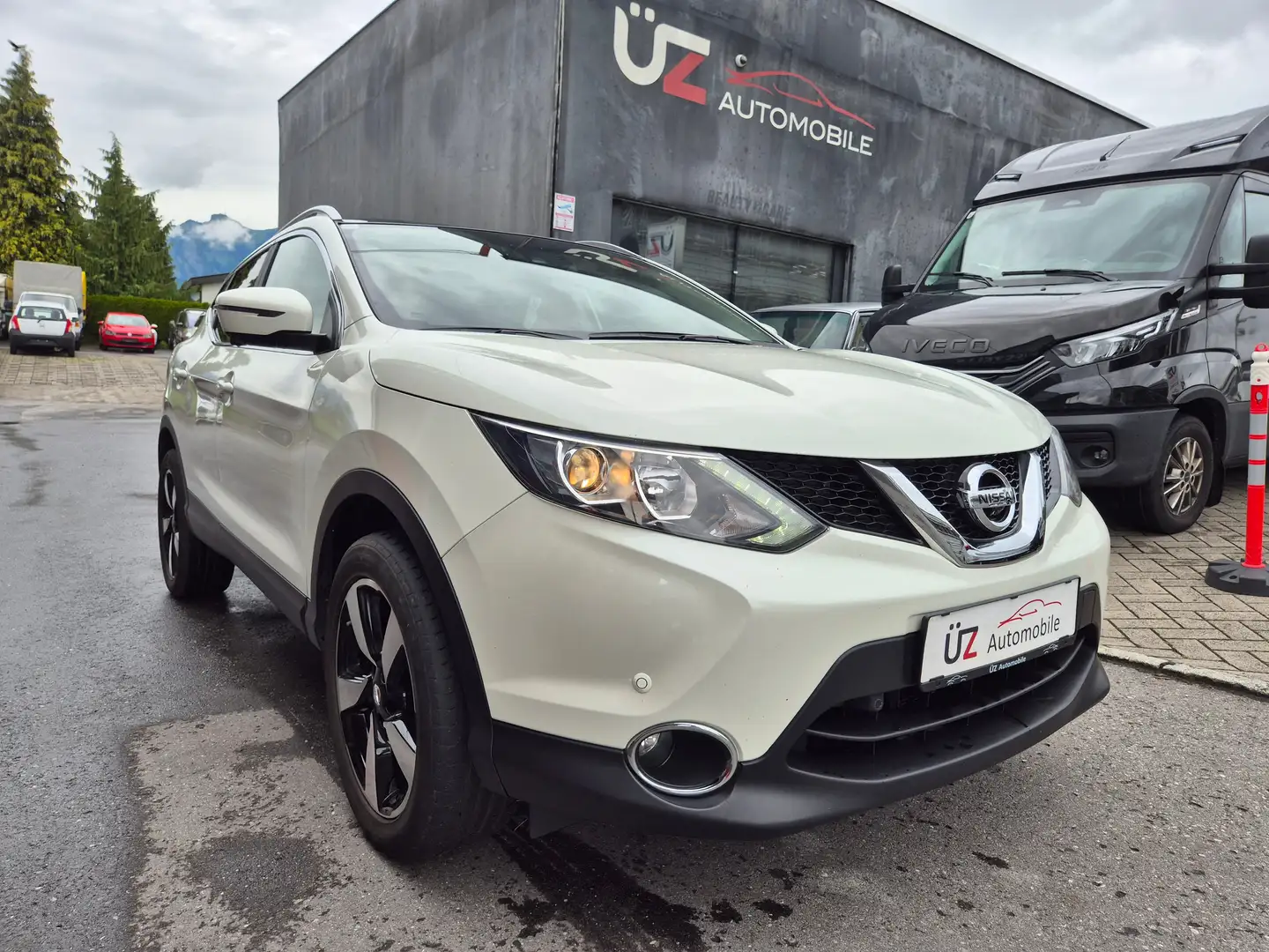 Nissan Qashqai *** PANORAMA *** NAVI *** Kamera 360° 4x4 Weiß - 2