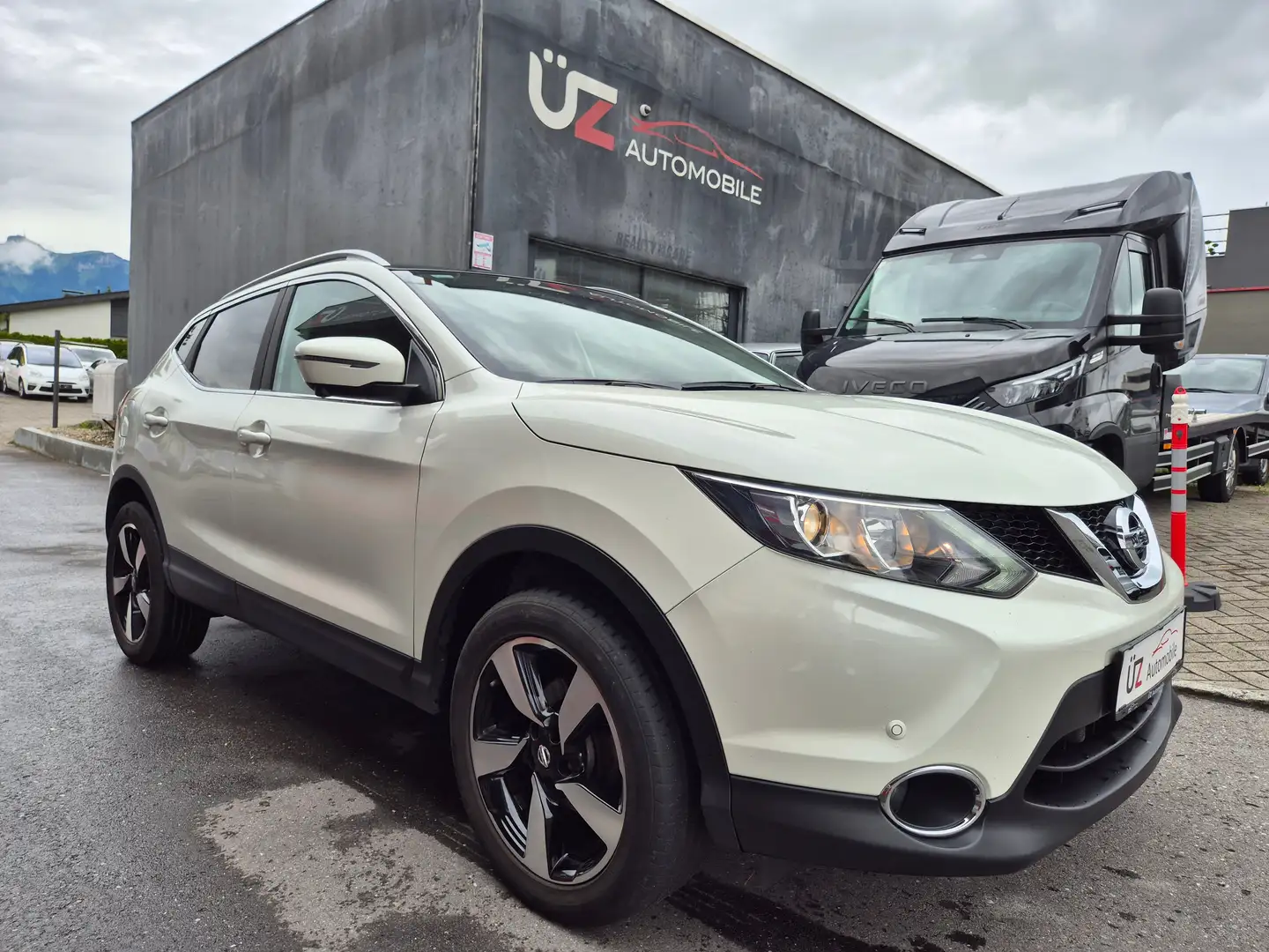 Nissan Qashqai *** PANORAMA *** NAVI *** Kamera 360° 4x4 Weiß - 1