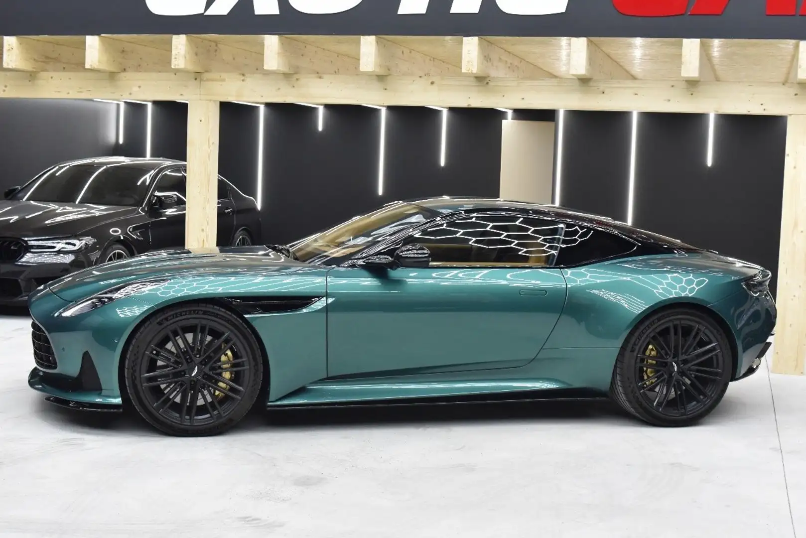 Aston Martin DB12 Зелений - 2