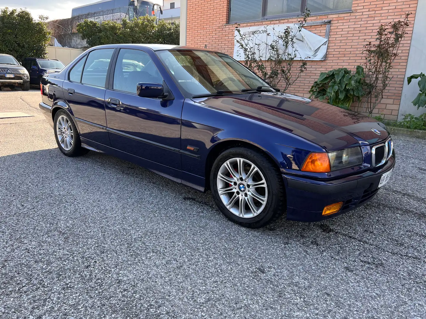 BMW 318 318i+4p Kék - 1