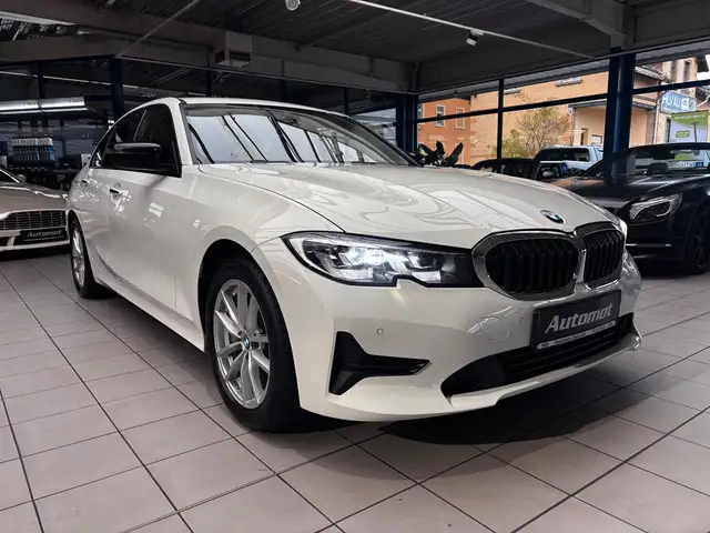 BMW 330 d *LED*Navi*AHK*PDC*Standheizung