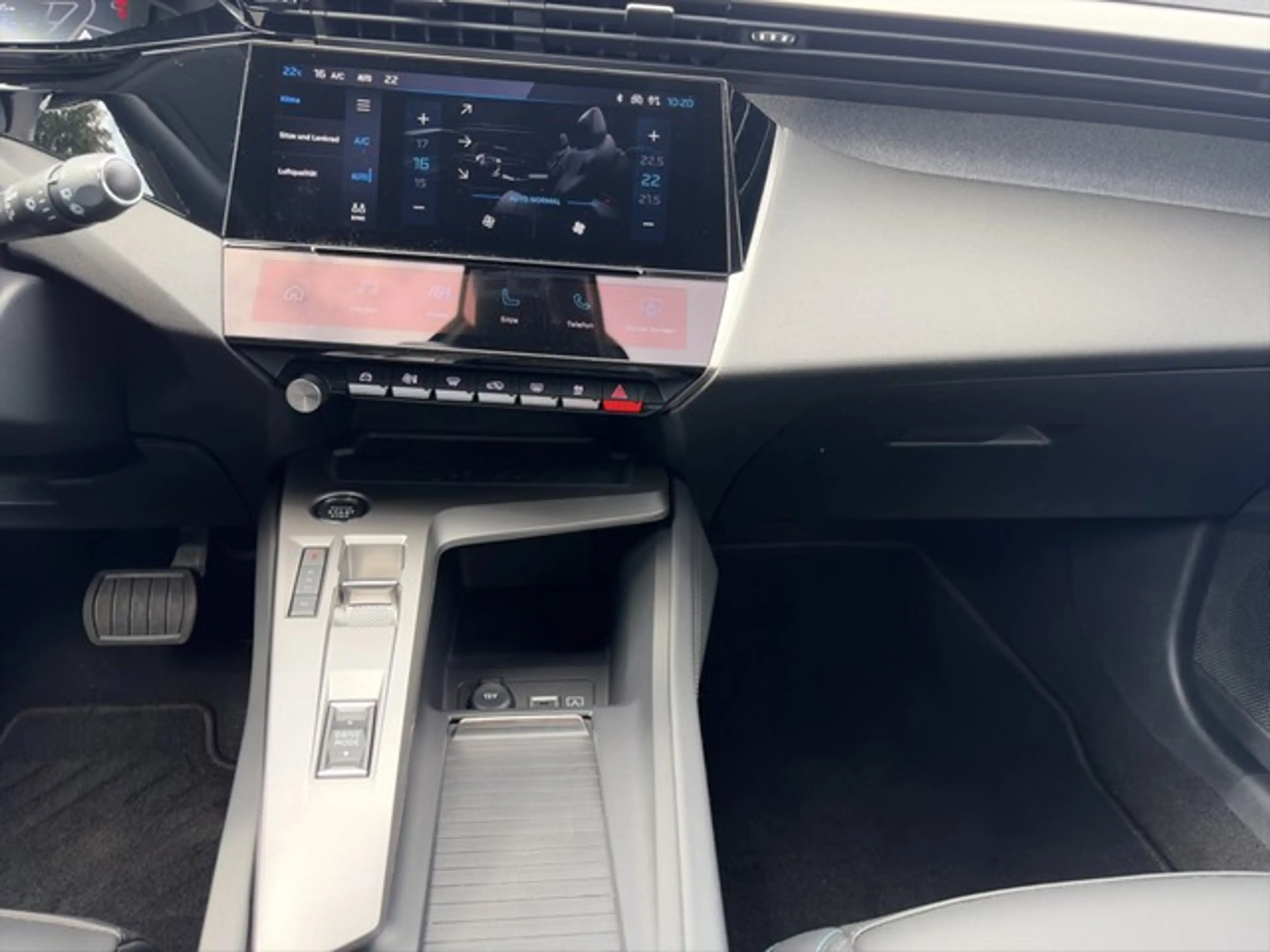 Peugeot 308 SW Allure KAMERA PDC SHZ ALLWETTER — photo 11