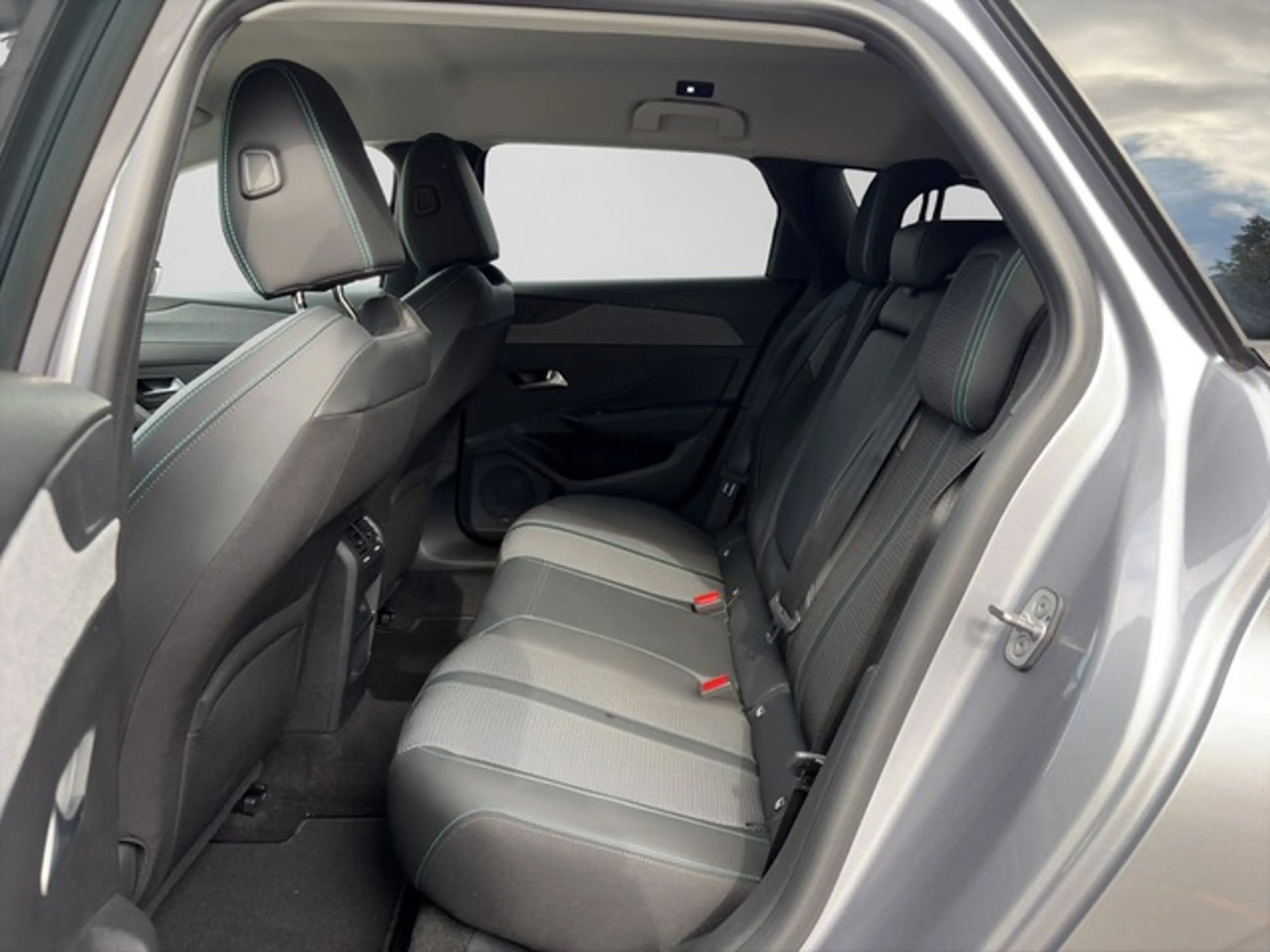 Peugeot 308 SW Allure KAMERA PDC SHZ ALLWETTER — photo 15