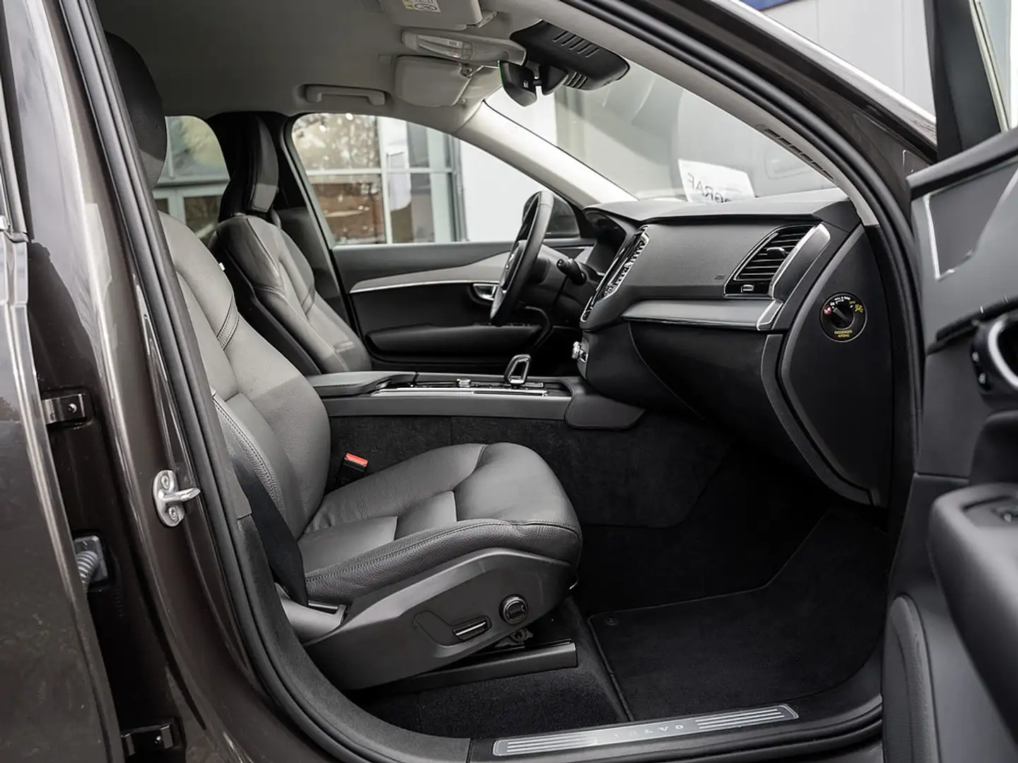 Volvo XC90 T8 AWD Core Grau - 2
