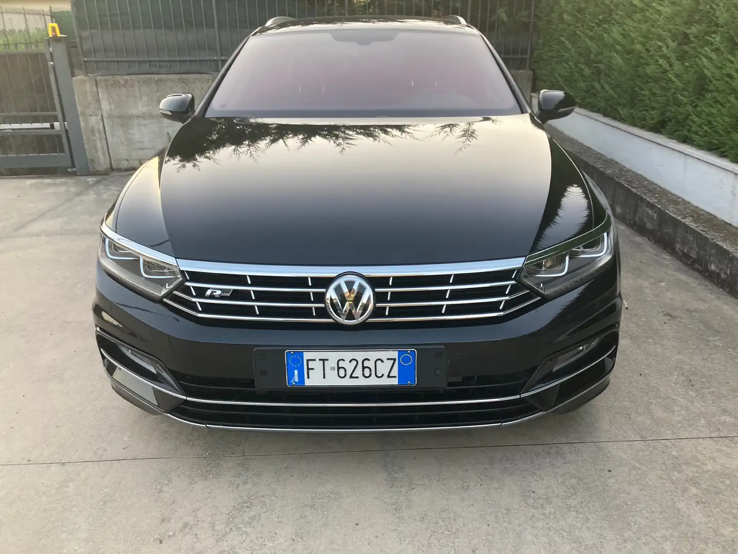 Volkswagen Passat Variant 2.0 tdi R.Line 4motion 190cv dsg Nero - 2