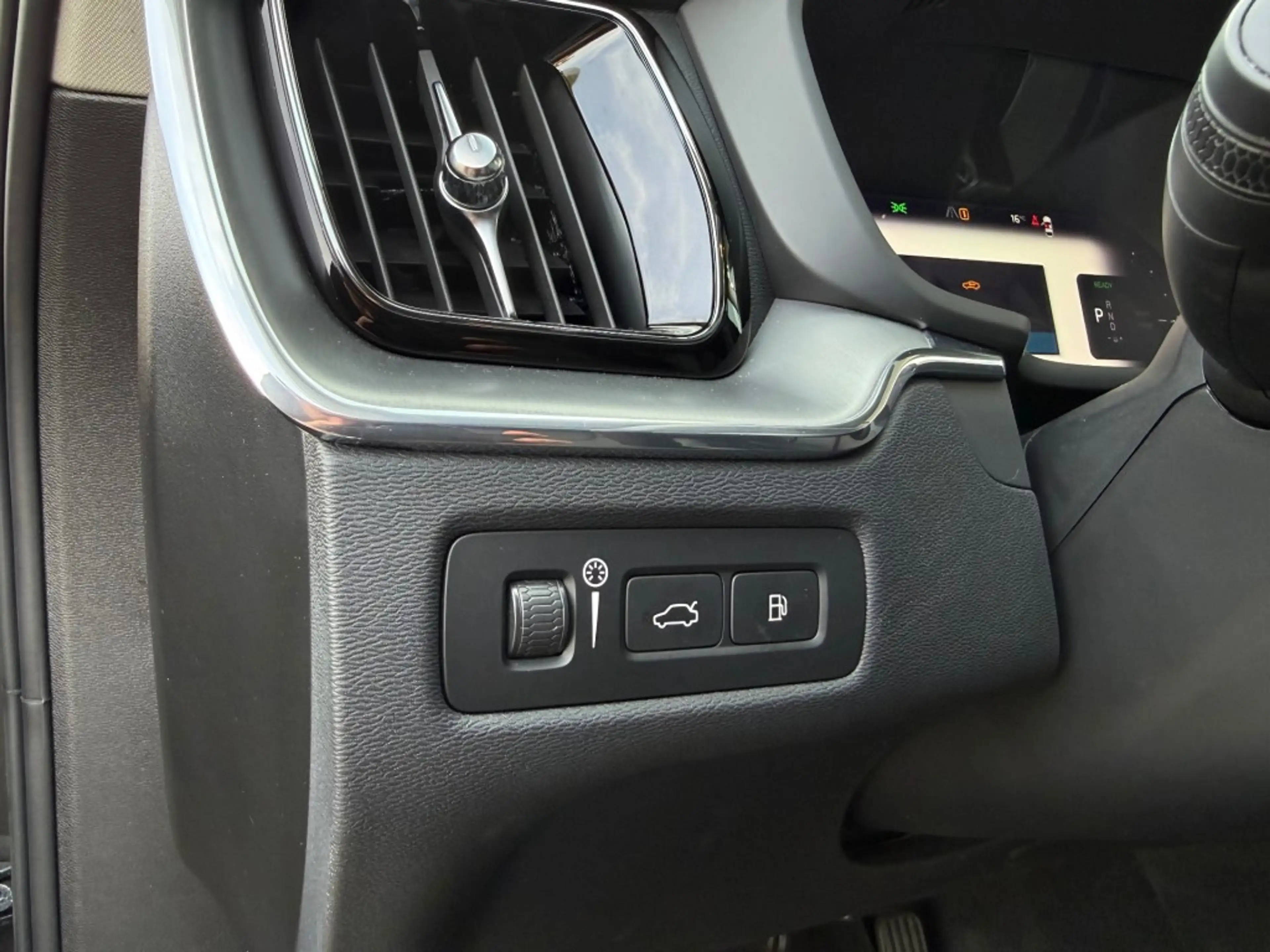 Volvo XC60 2.0 T6 Plug-in hybrid AWD Inscription Expression - — photo 31