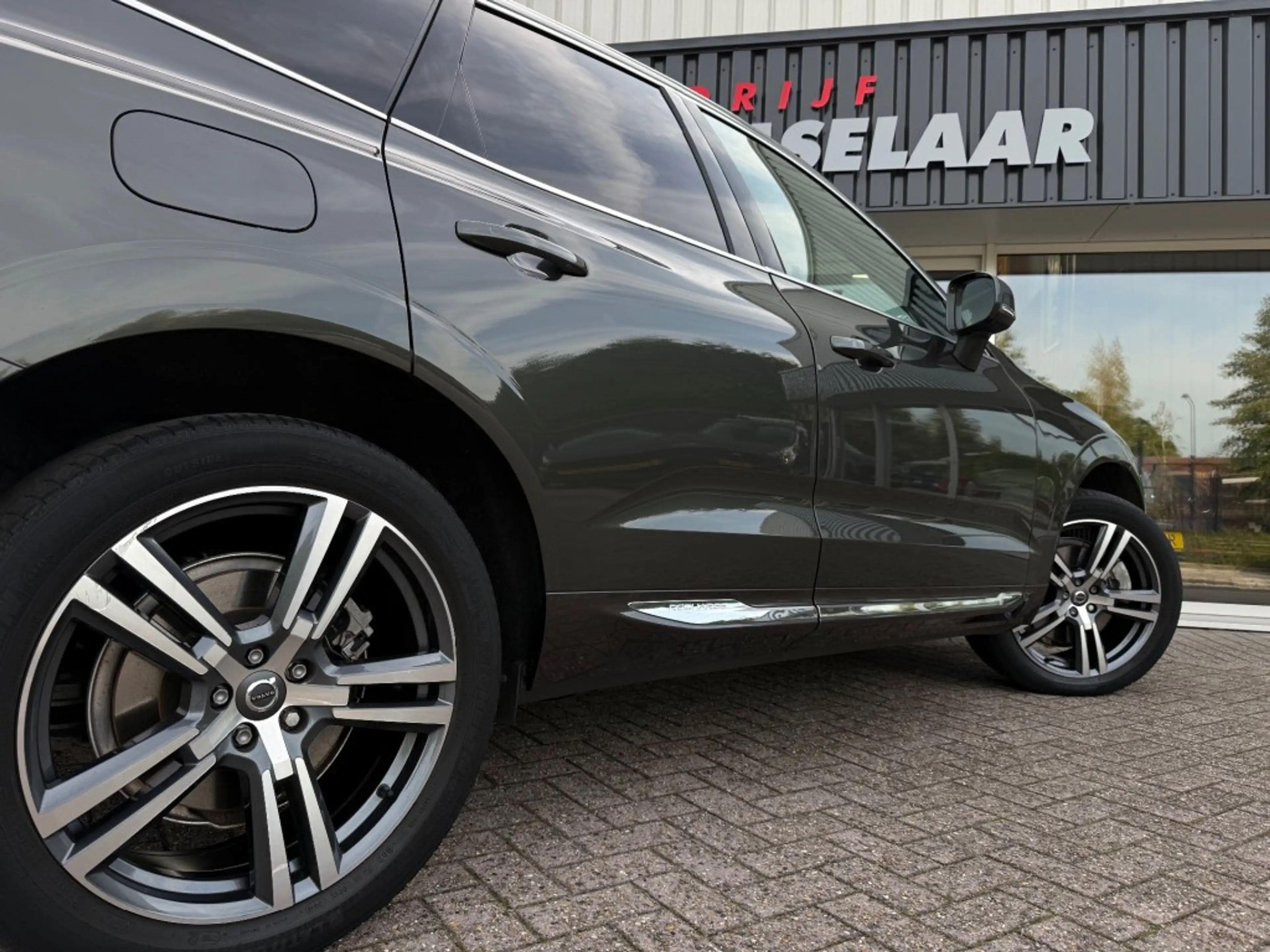 Volvo XC60 2.0 T6 Plug-in hybrid AWD Inscription Expression - — photo 4