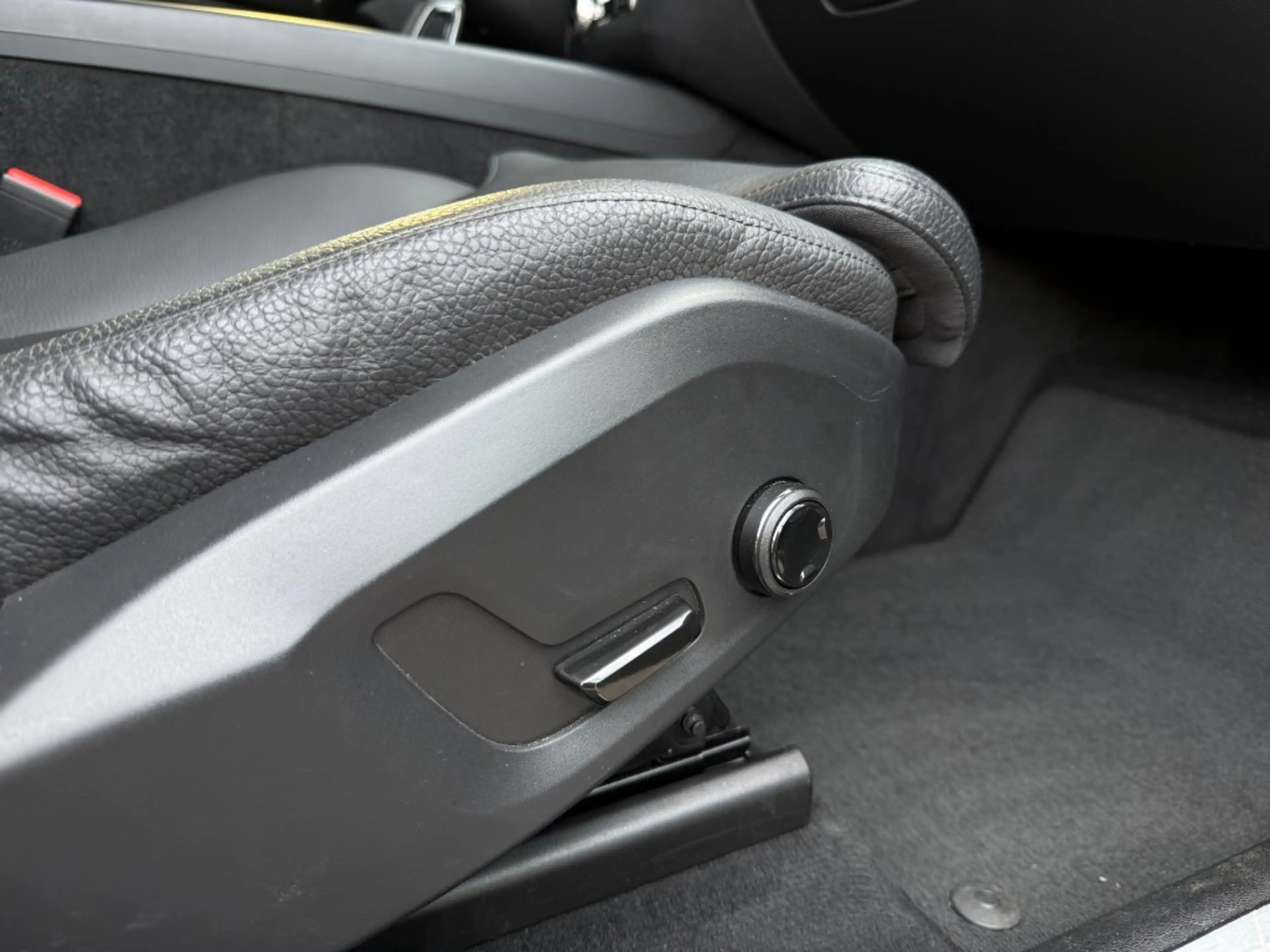 Volvo XC60 2.0 T6 Plug-in hybrid AWD Inscription Expression - — photo 25