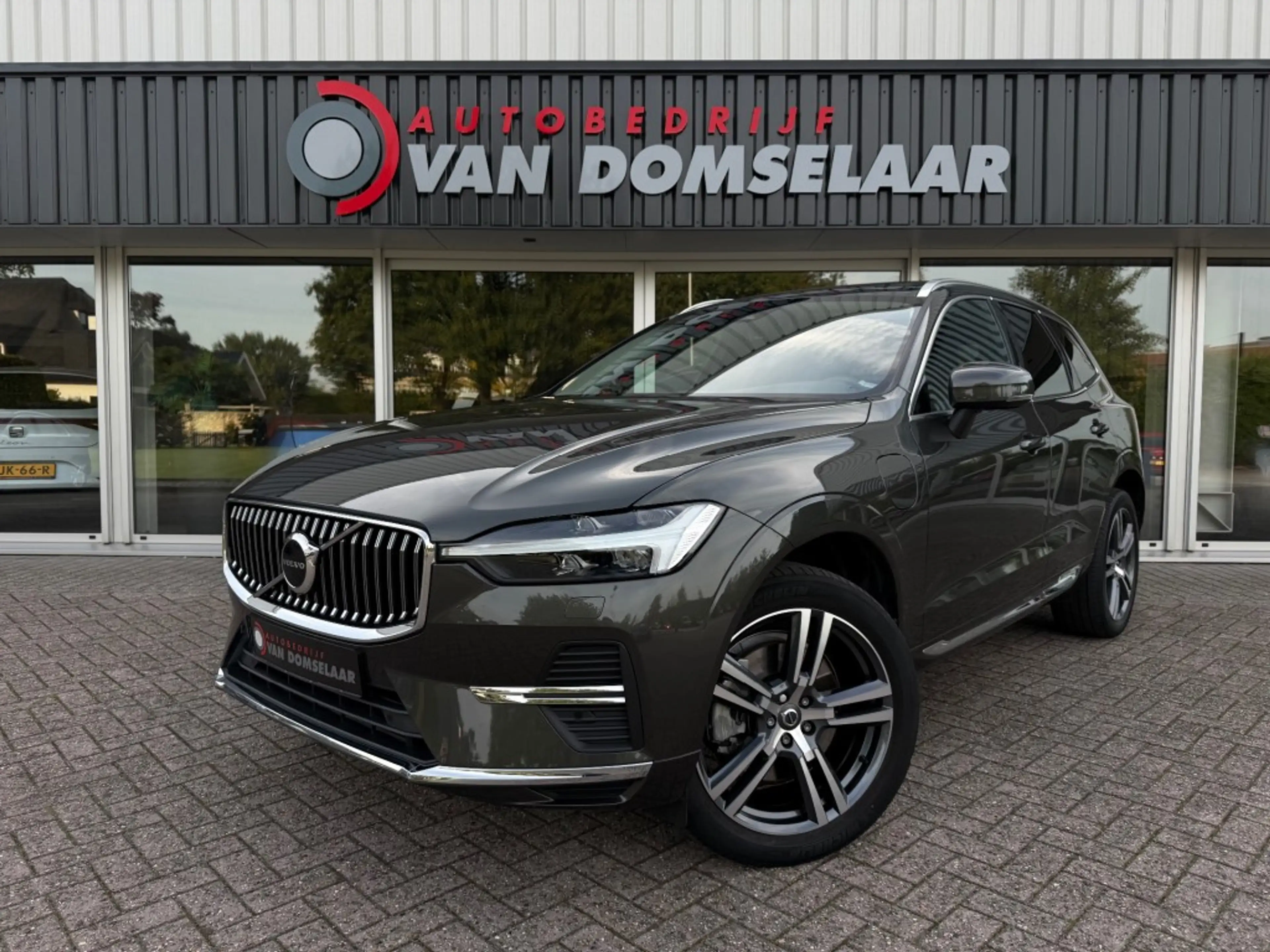 Volvo XC60 2.0 T6 Plug-in hybrid AWD Inscription Expression -