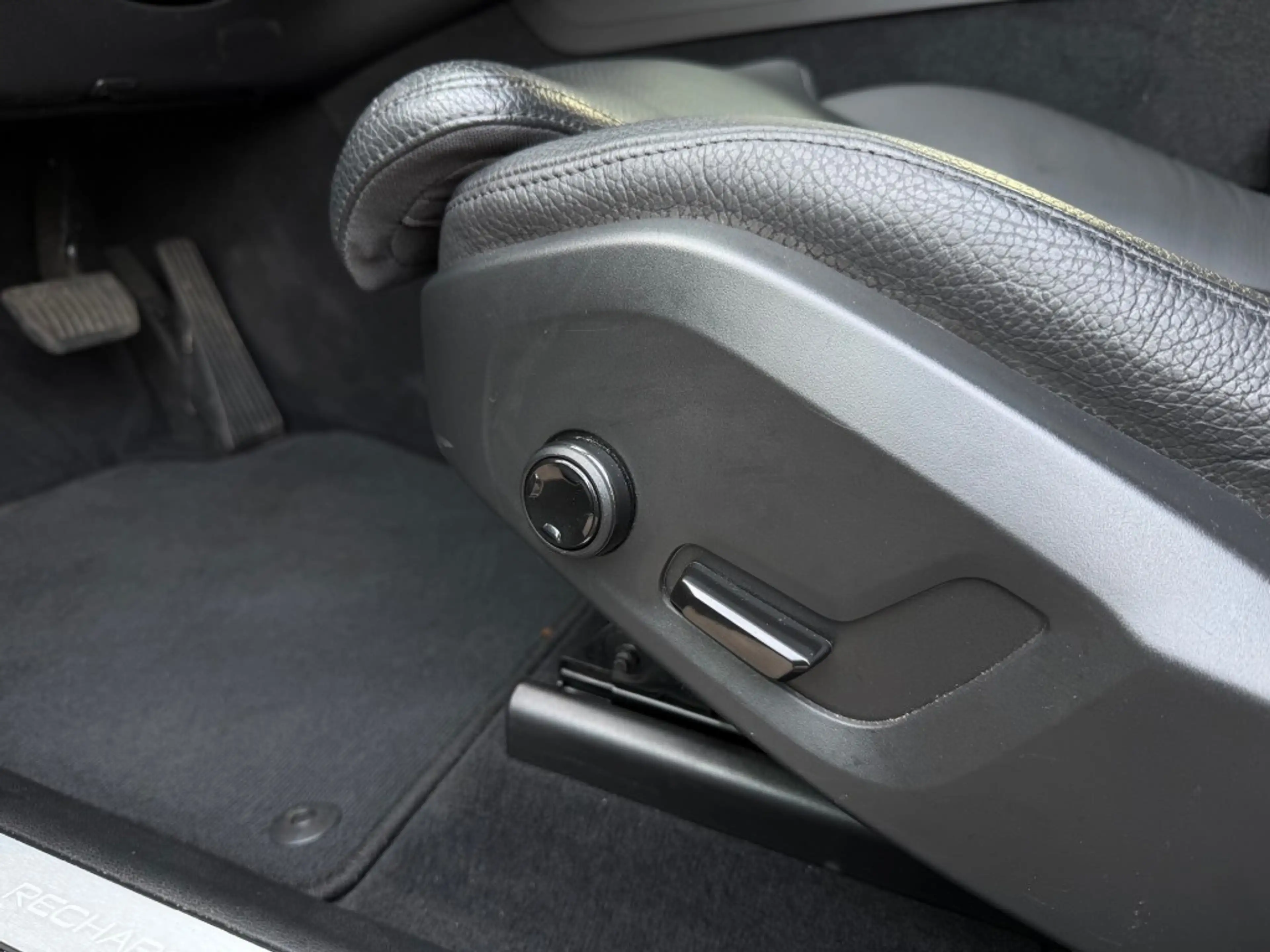 Volvo XC60 2.0 T6 Plug-in hybrid AWD Inscription Expression - — photo 29