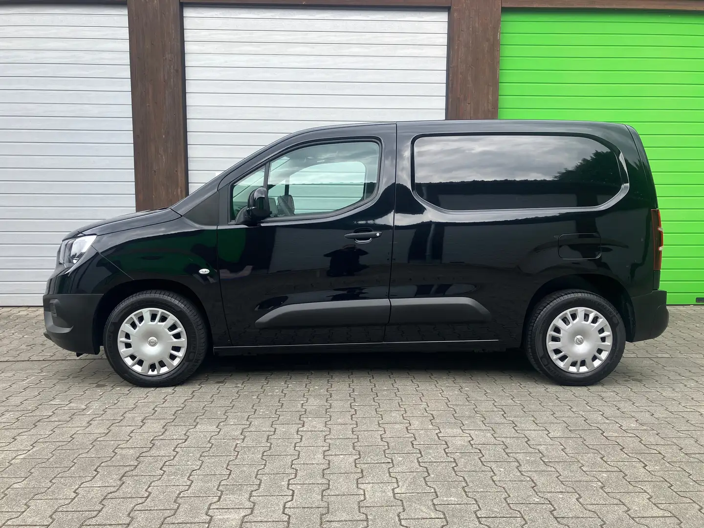 Opel Combo Edition*KLIMA*SCHECKH.*PDC*SITZHEIZ.*APPLE CARPLAY Schwarz - 2