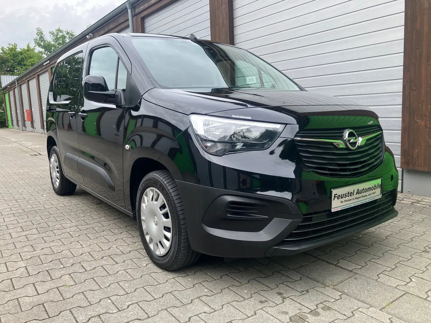Opel Combo Edition*KLIMA*SCHECKH.*PDC*SITZHEIZ.*APPLE CARPLAY Schwarz - 1