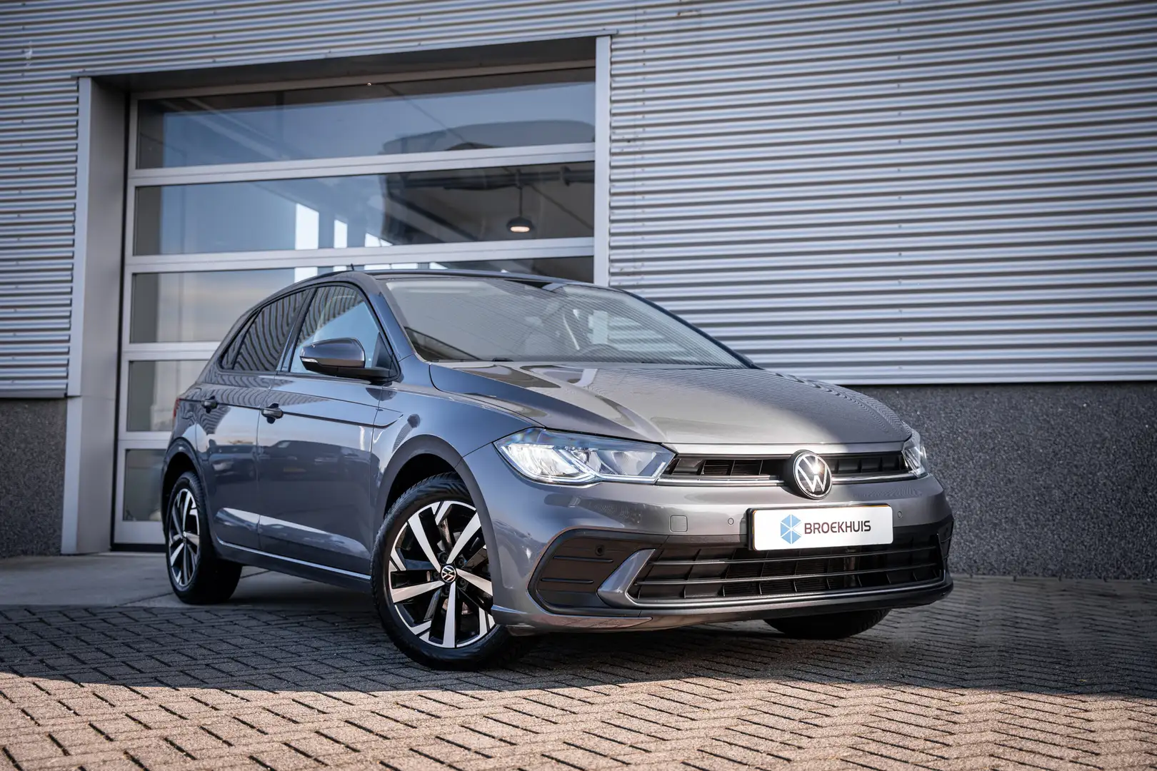 Volkswagen Polo 1.0 TSI 95 PK DSG Life | Airco (automatisch) | Lic Grijs - 2