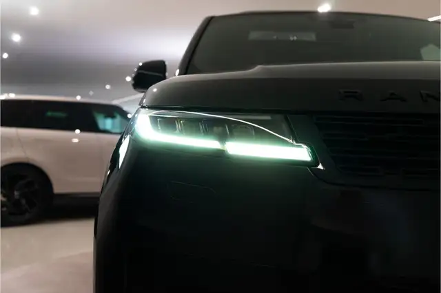 Land Rover Range Rover Sport view 9