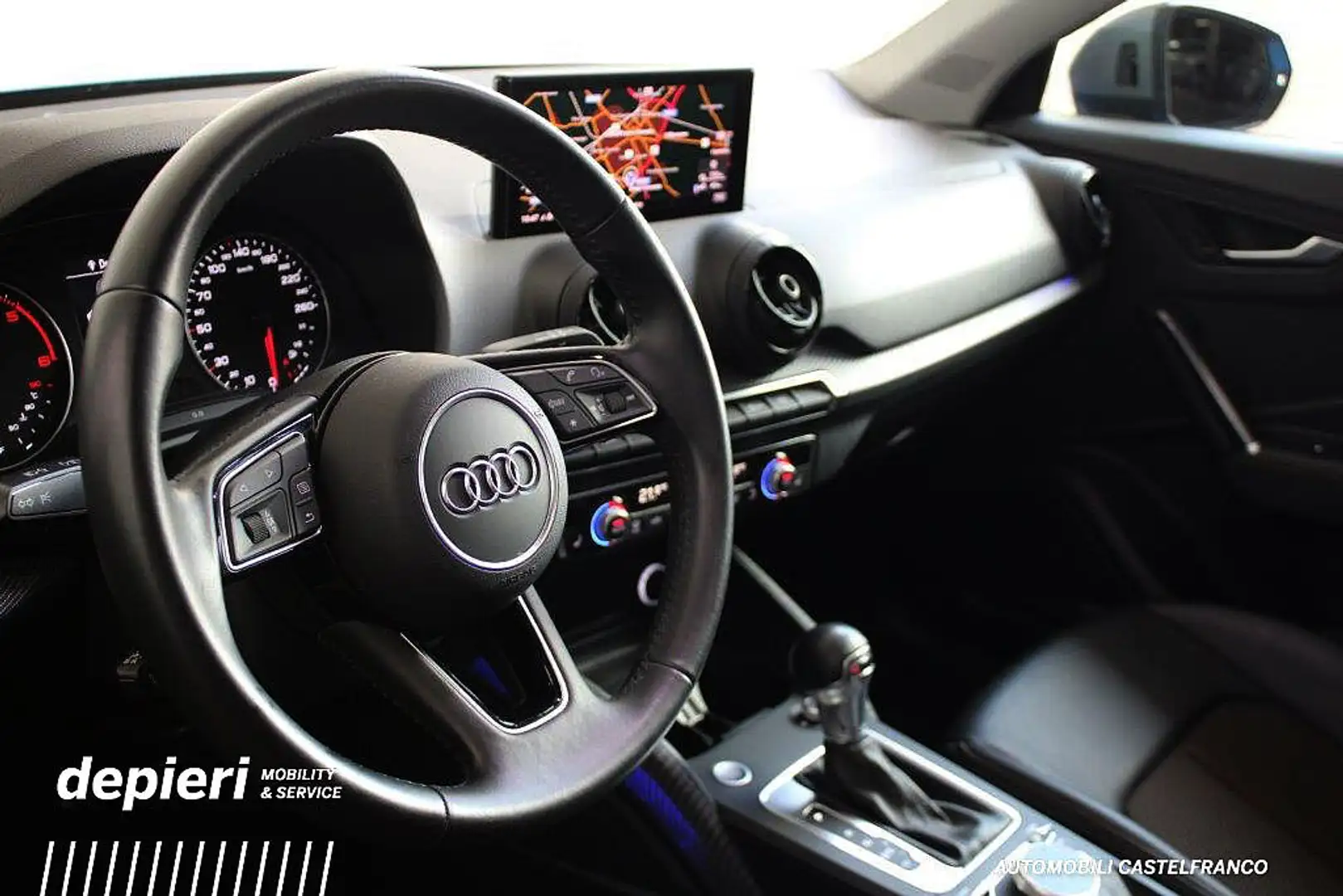Audi Q2 40 TDI quattro S tronic Design Blu/Azzurro - 2