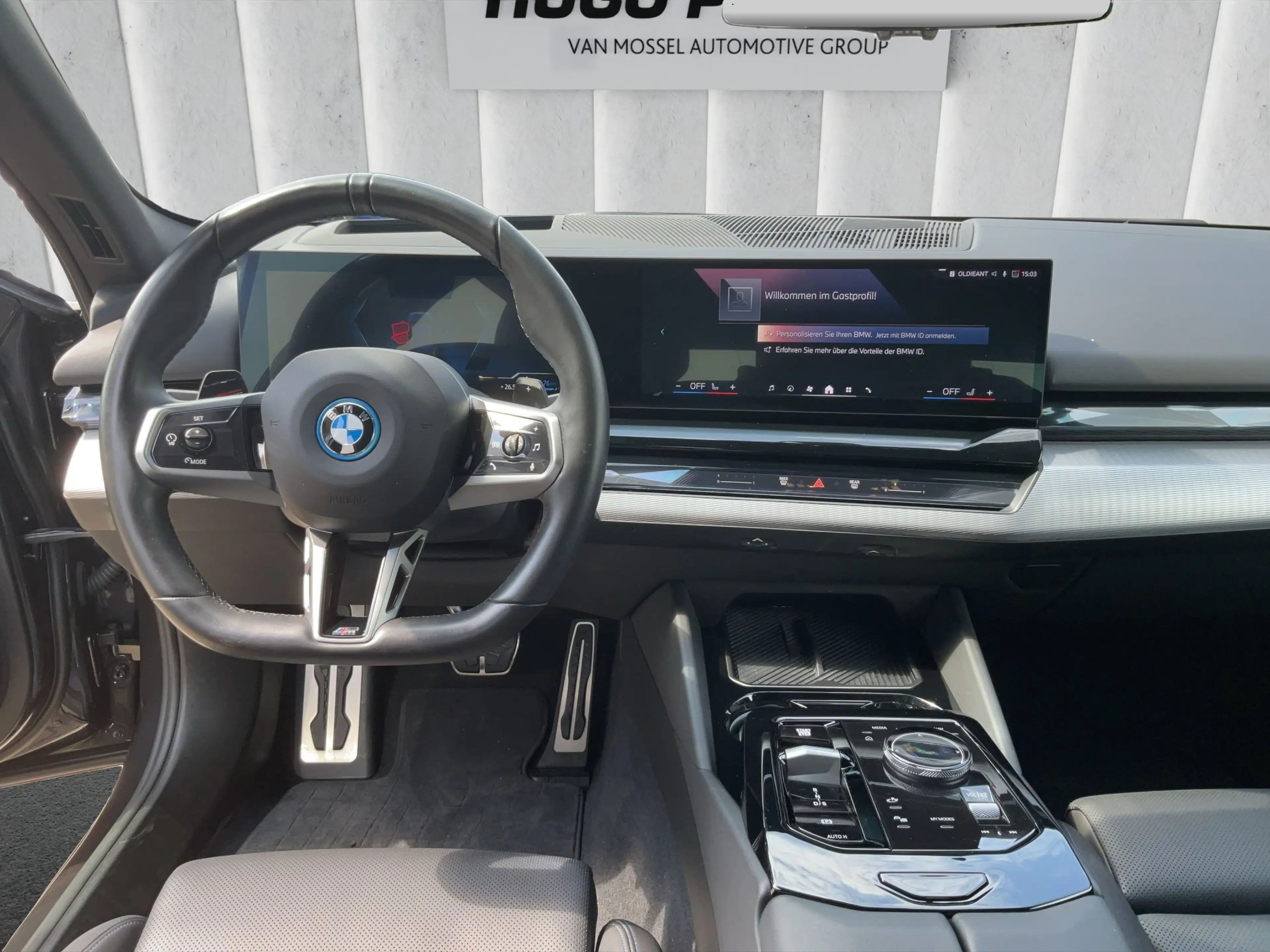 BMW 550 e neues Modell Batterie 100% — photo 12