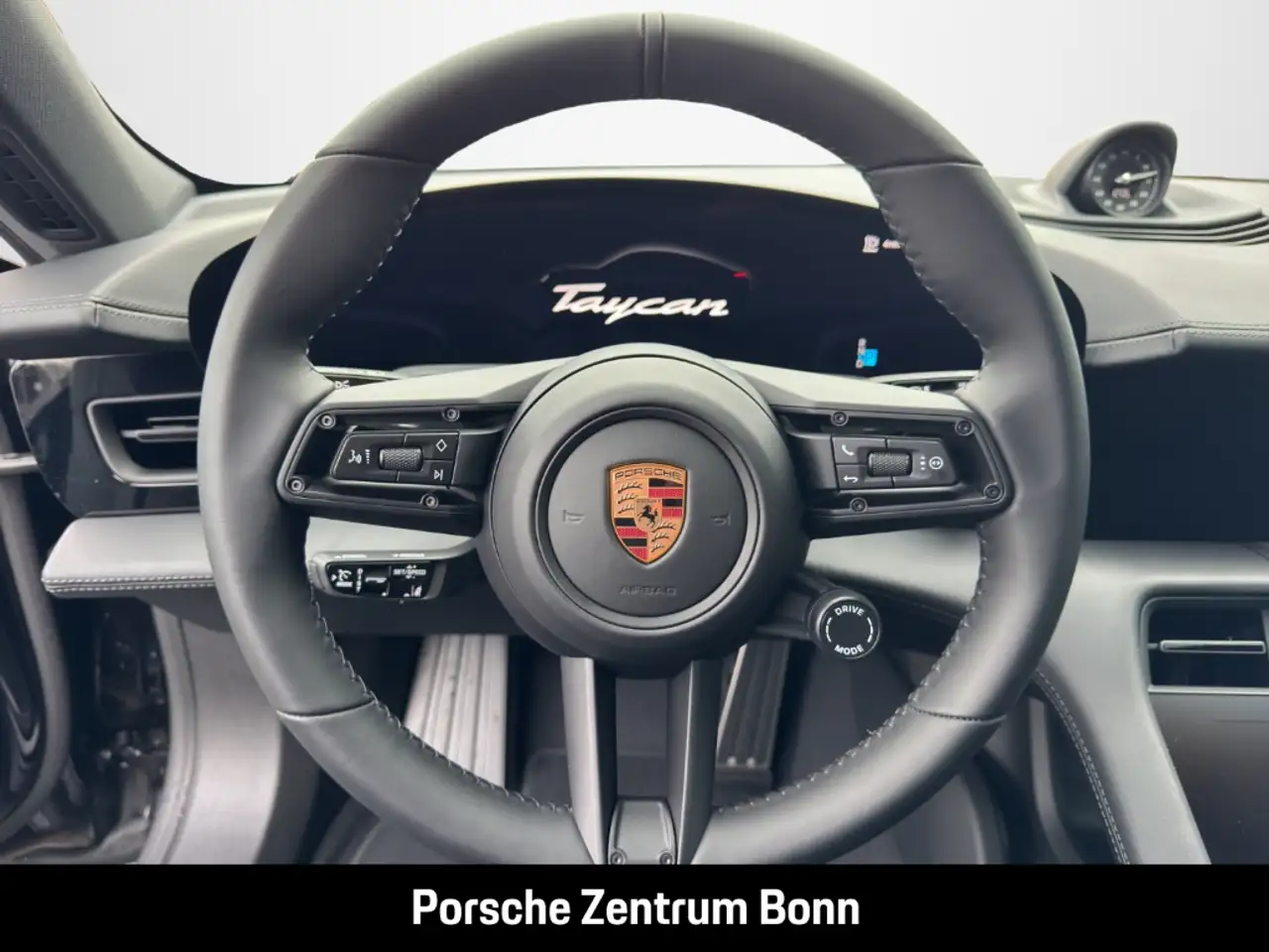 Porsche Taycan Black Edition HA-Lenkung InnoDrive 21-Zoll 10