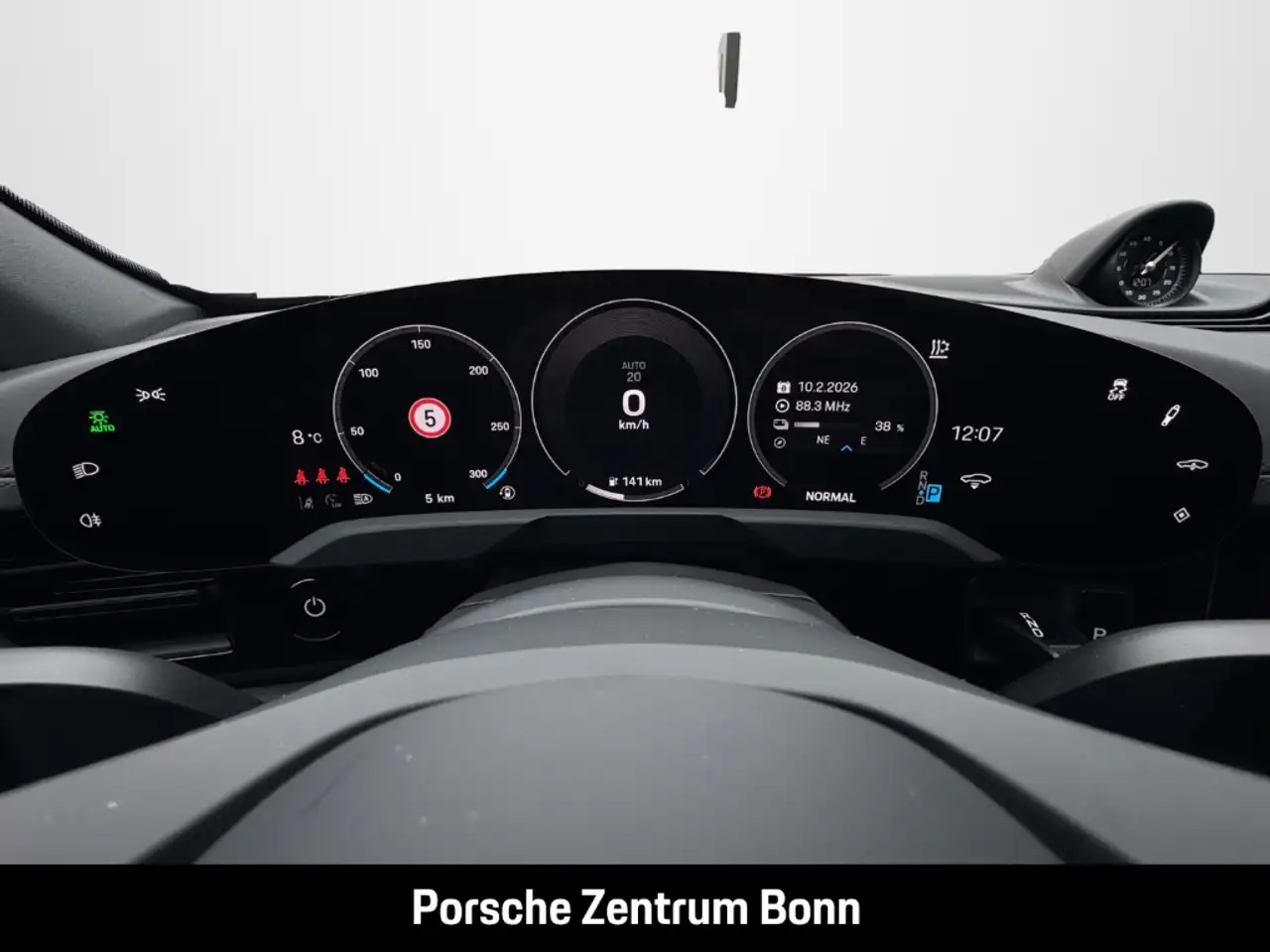 Porsche Taycan Black Edition HA-Lenkung InnoDrive 21-Zoll 11