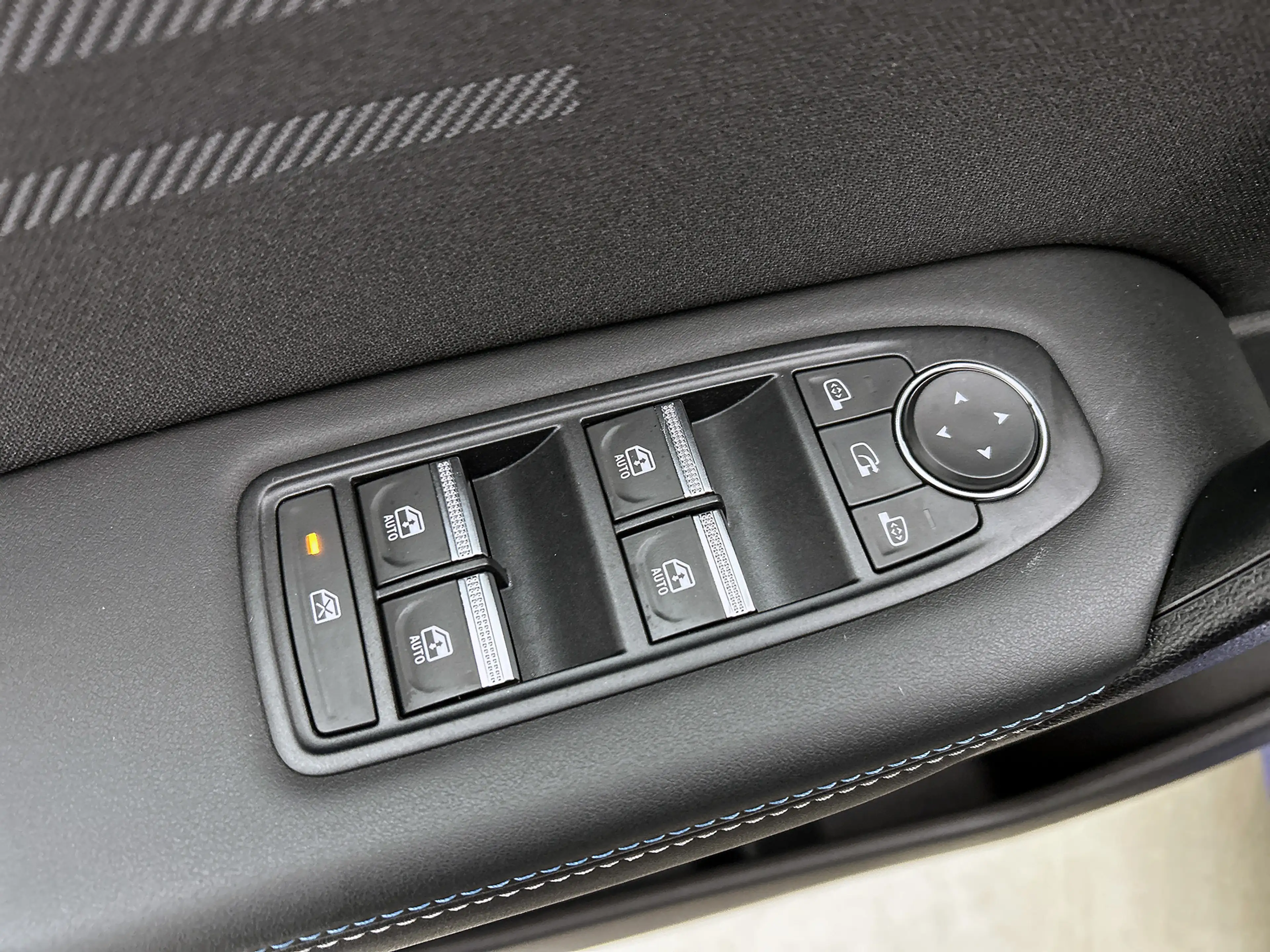 Renault Captur 1.6 E-Tech full hybrid 145 esprit Alpine Pano, H&K — photo 45