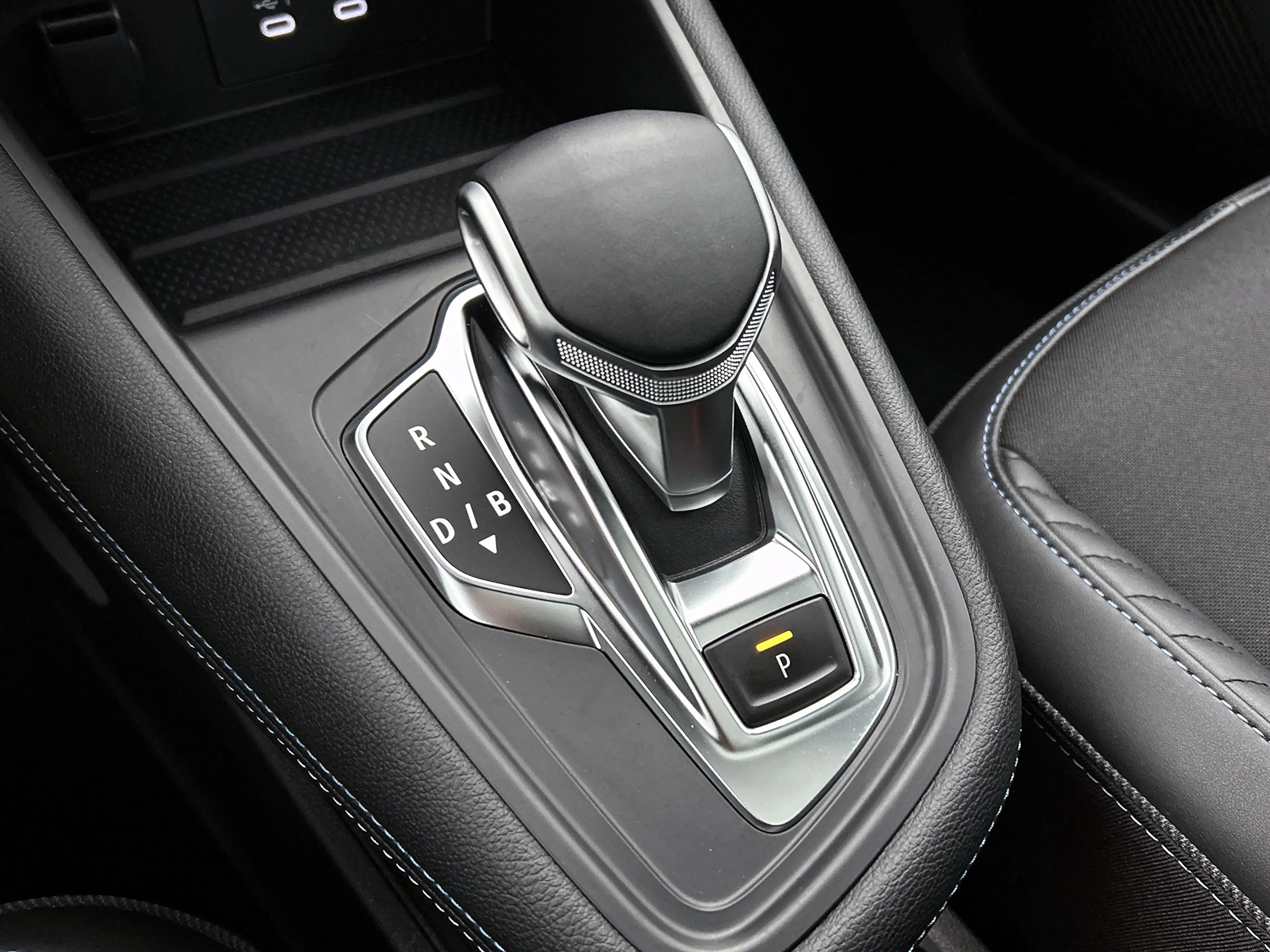 Renault Captur 1.6 E-Tech full hybrid 145 esprit Alpine Pano, H&K — photo 21