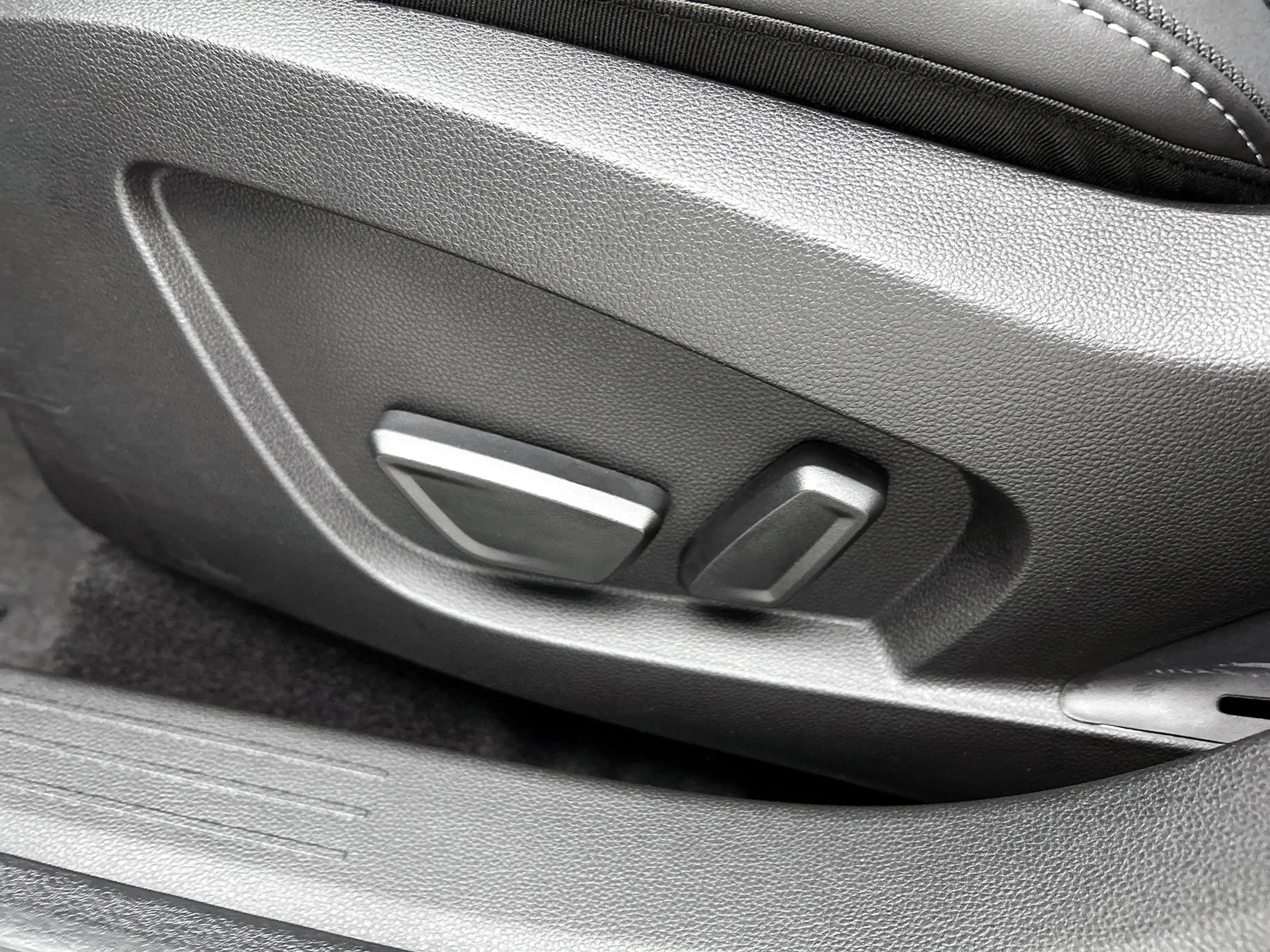 Renault Captur 1.6 E-Tech full hybrid 145 esprit Alpine Pano, H&K — photo 37