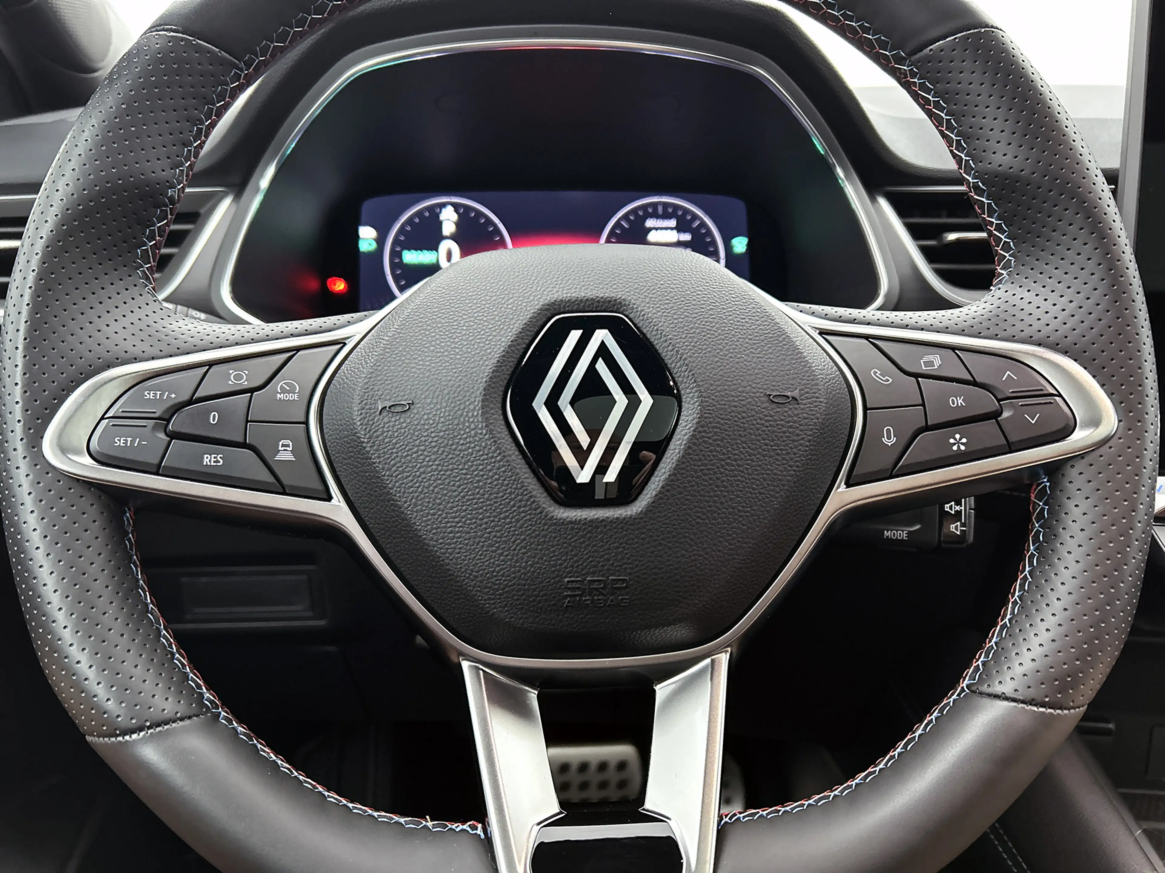 Renault Captur 1.6 E-Tech full hybrid 145 esprit Alpine Pano, H&K — photo 36