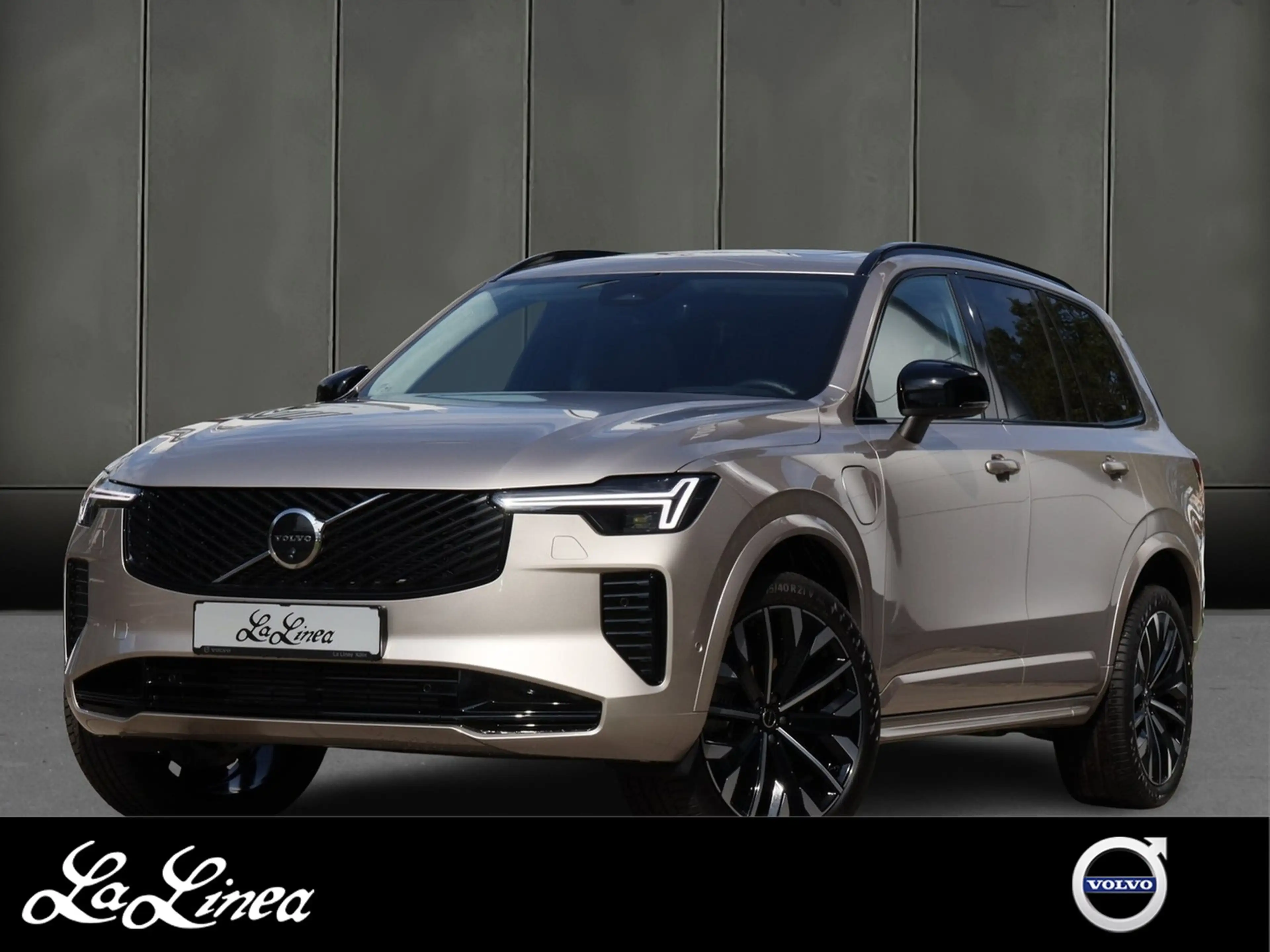 Volvo XC90 T8 AWD Reskin Ultra Dark NP:104.580,-//FOUR-C/B...