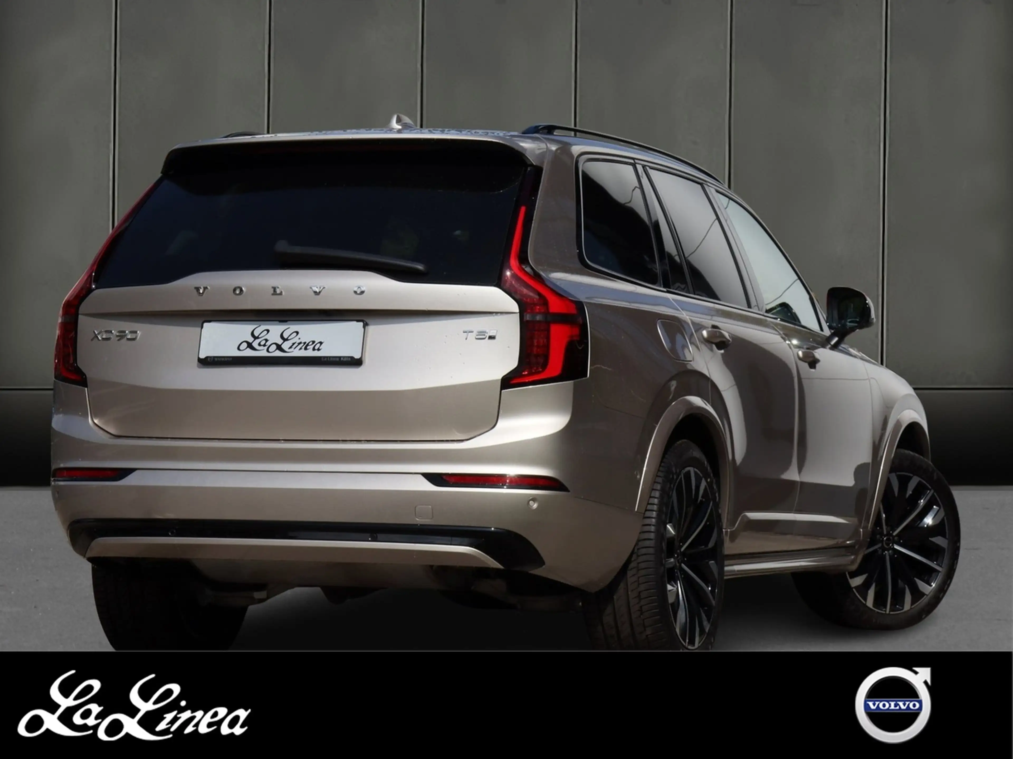 Volvo XC90 T8 AWD Reskin Ultra Dark NP:104.580,-//FOUR-C/B... — photo 2