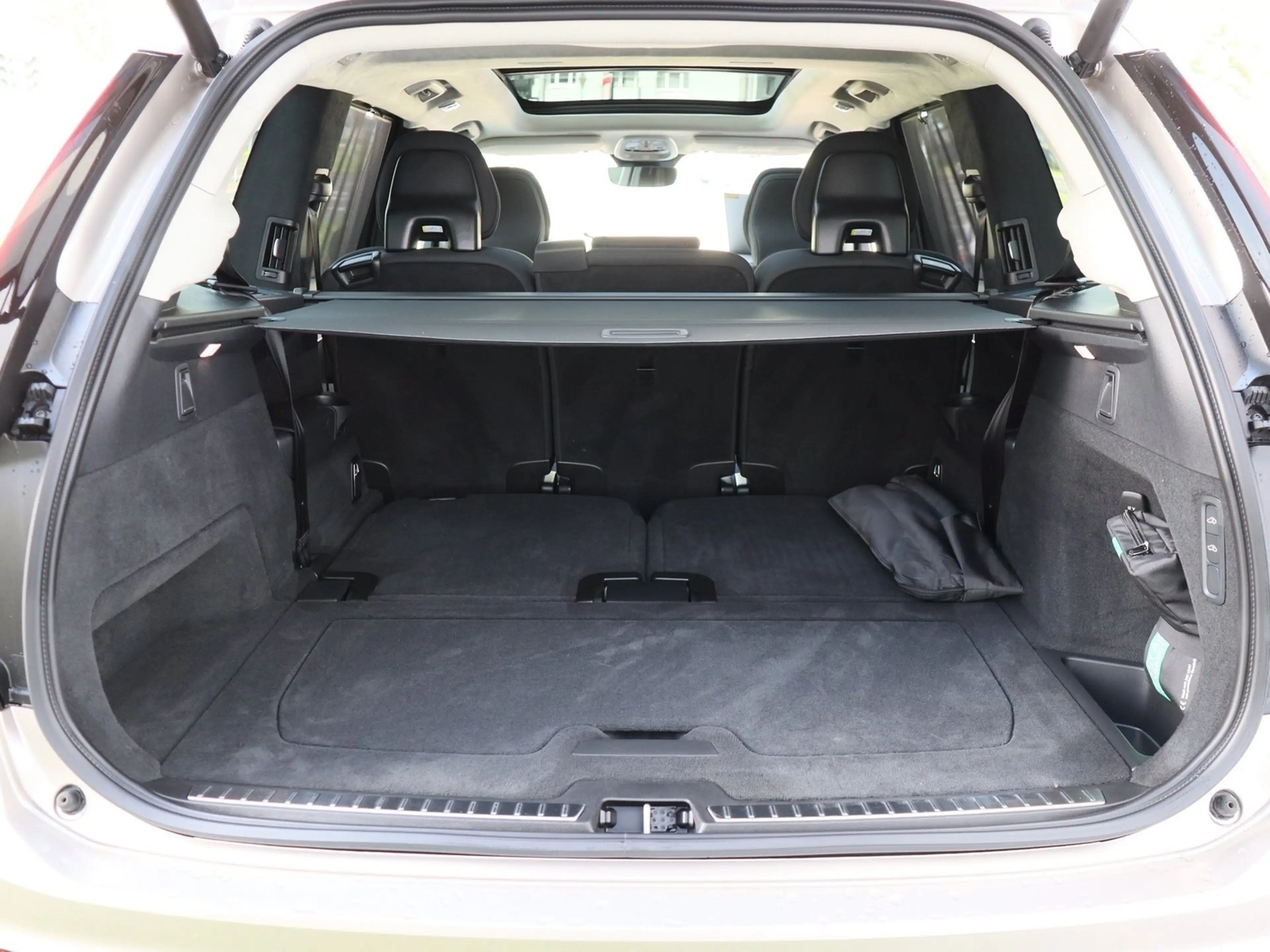 Volvo XC90 T8 AWD Reskin Ultra Dark NP:104.580,-//FOUR-C/B... — photo 10