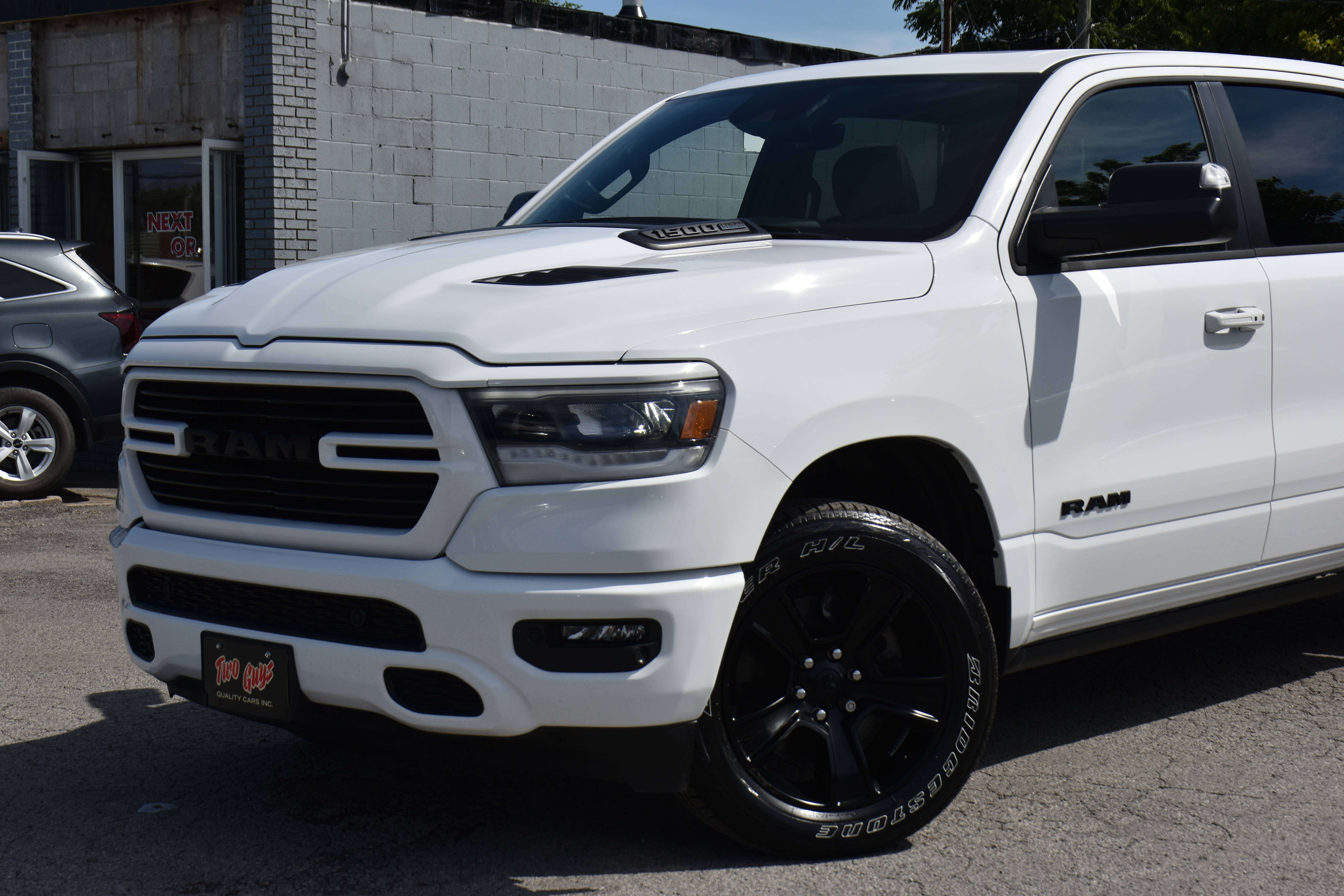 2024 RAM 1500 Crew Cab Sport 5.7L Crew | Rebel Level 2 | Sunroof | Nav | photo 2