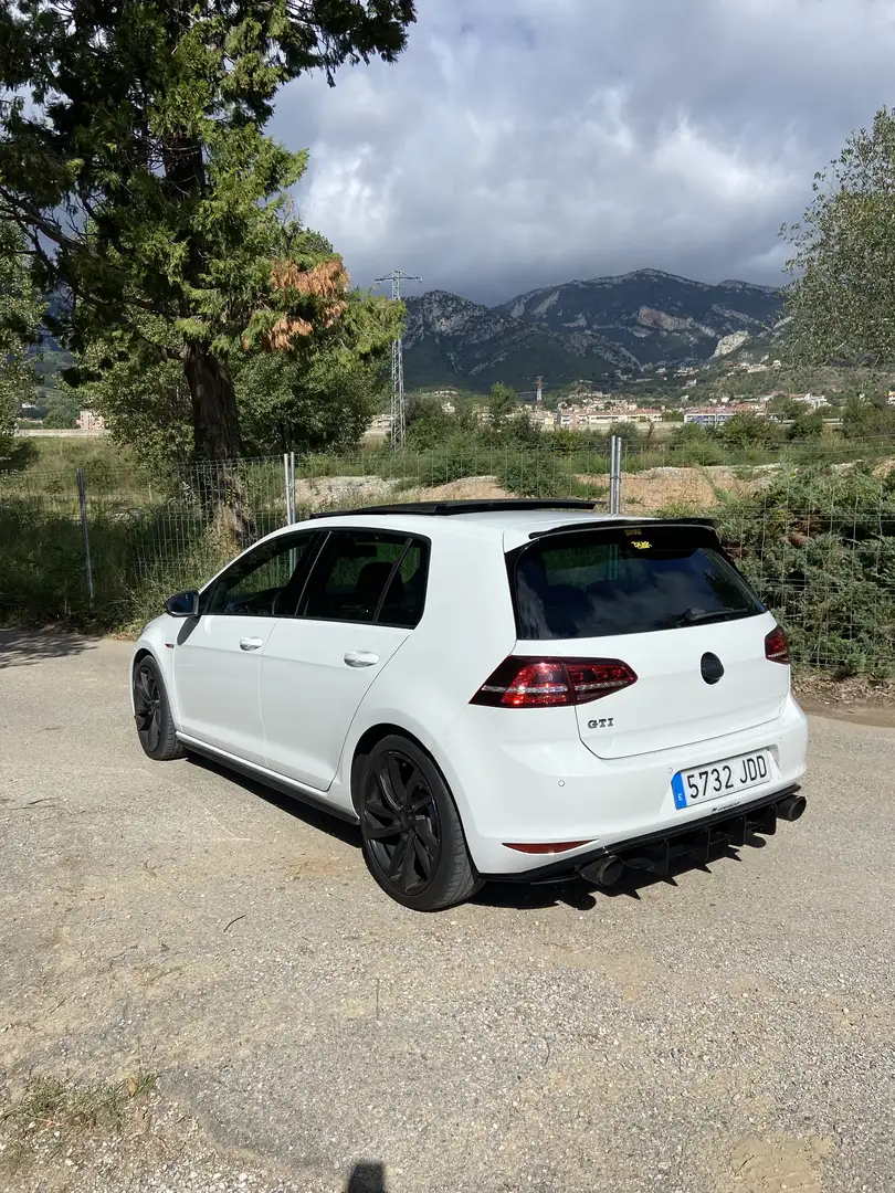 Volkswagen Golf GTI 2.0 TSI DSG 220 - 2