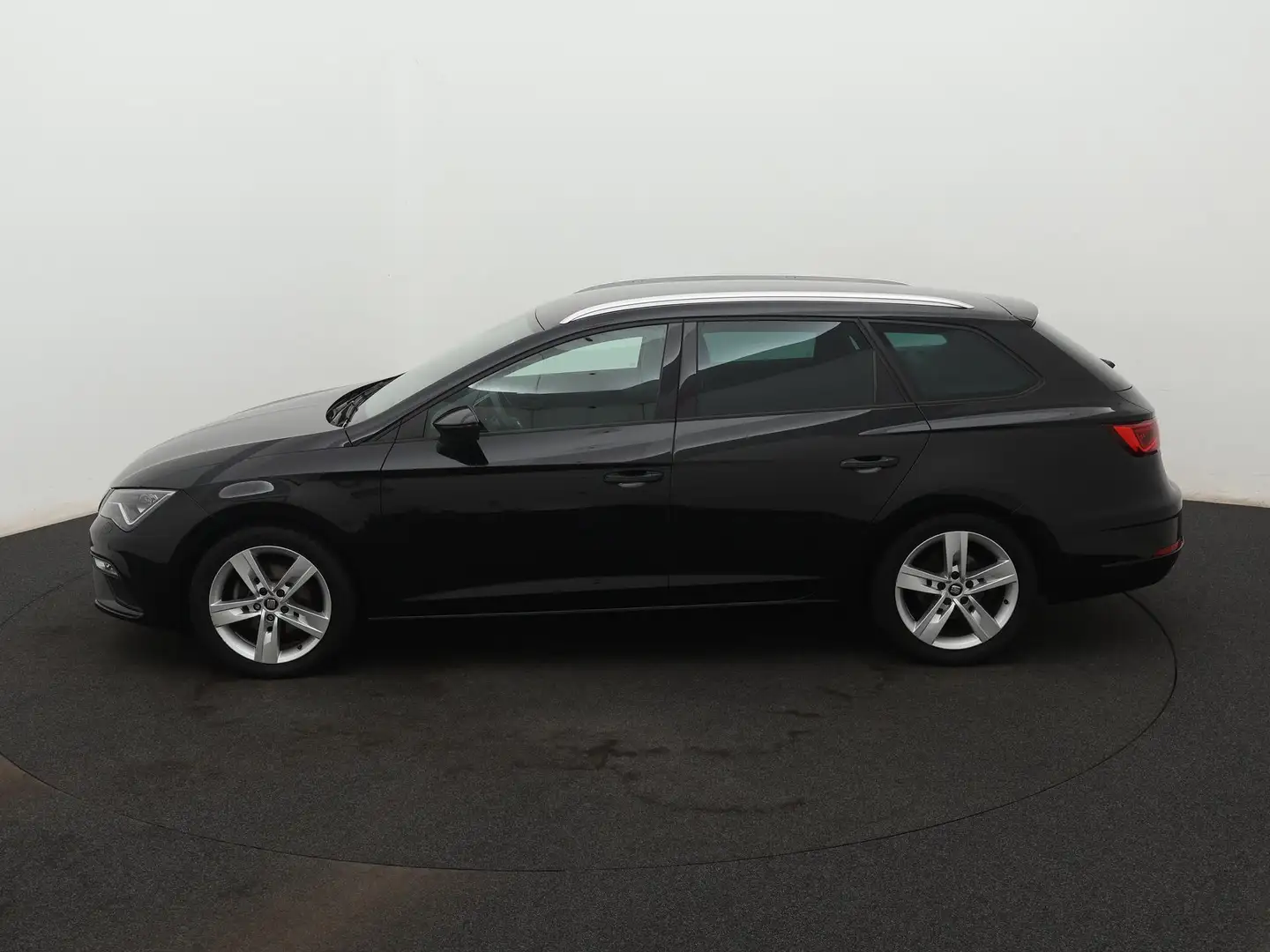 SEAT Leon ST 1.5 TSI FR Ultimate Edition | KEYLESS | DIGITAA Zwart - 2