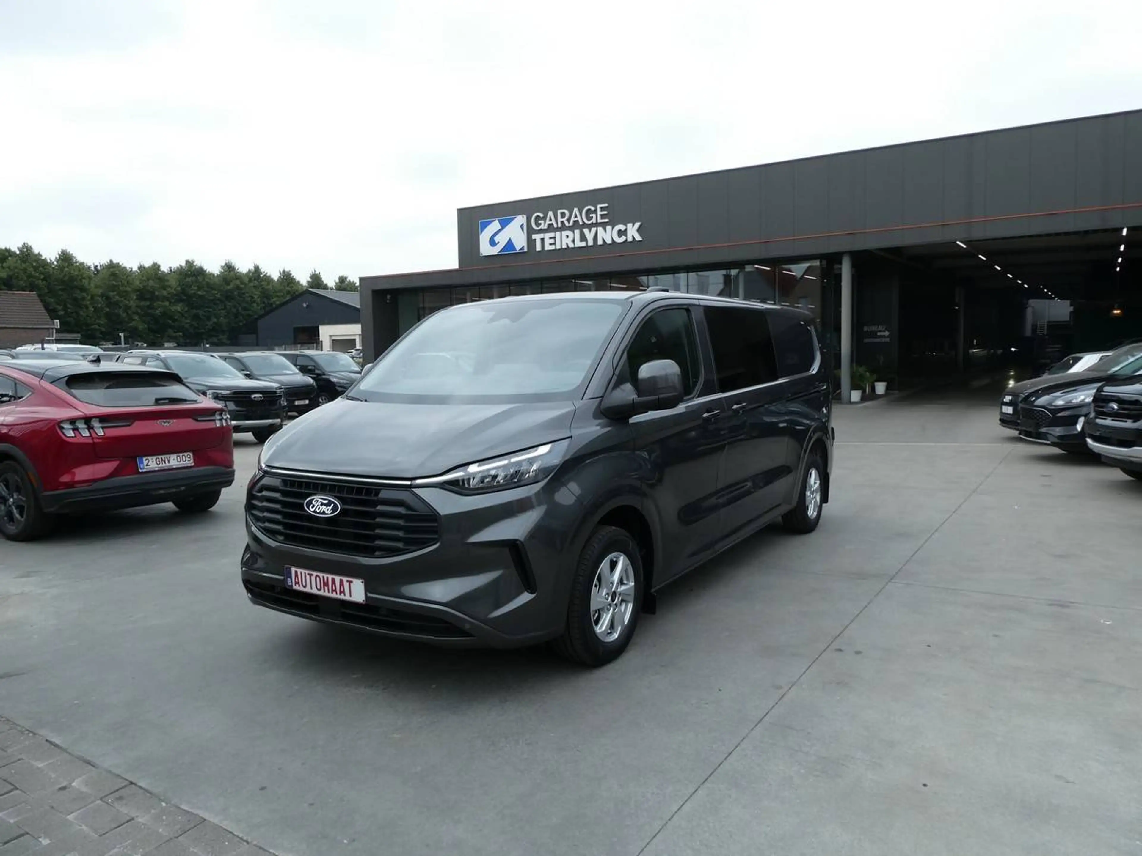 Ford Transit Custom L2 Multi-Use 6pl 2.0 TDCi 170pk Automaat Limited Luxe STOCK (74321) — photo 2