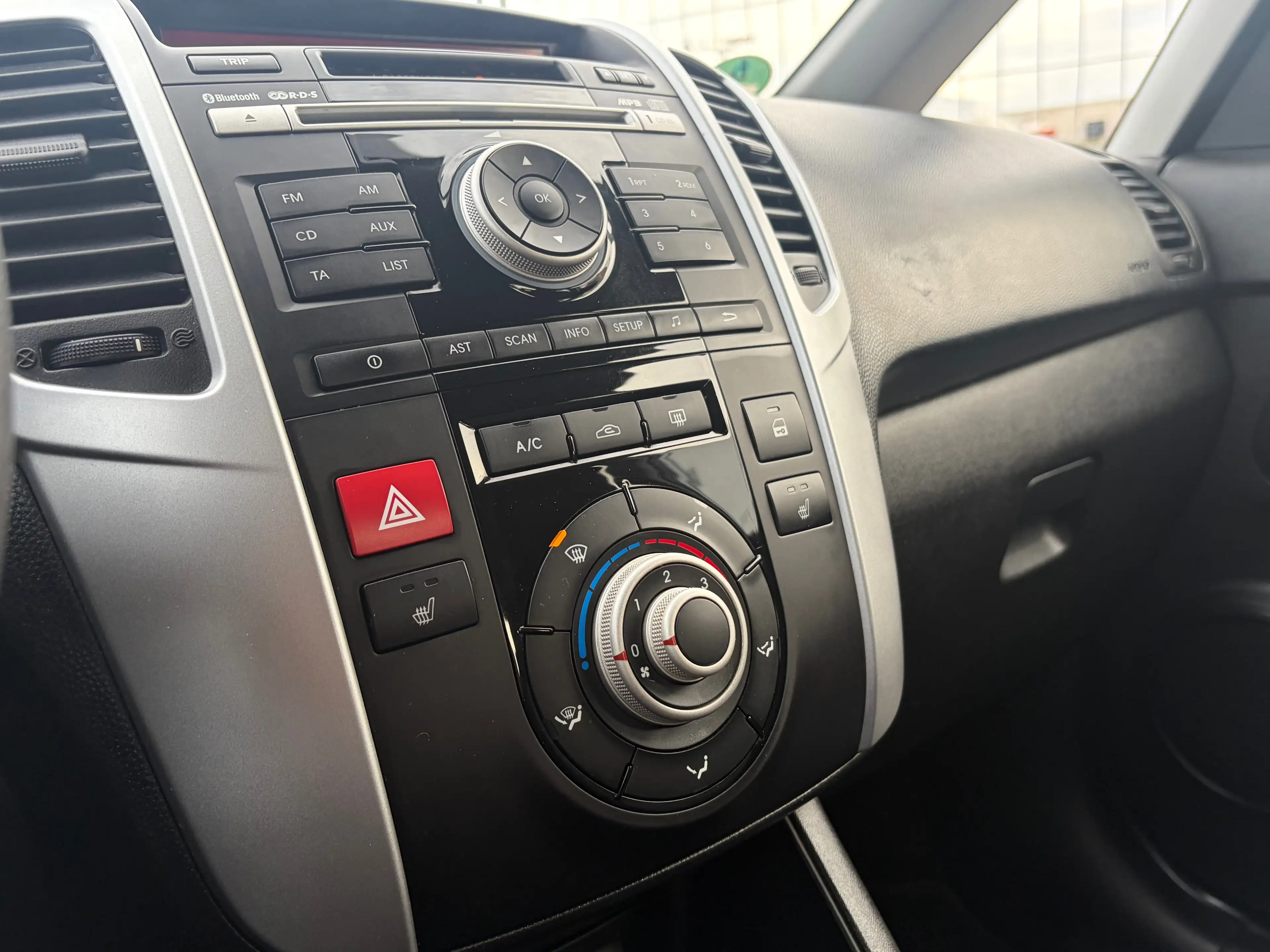 Kia Venga Edition 7*1.Hand*SHZ*HU/AU 08/28*BT*Klima* — photo 14